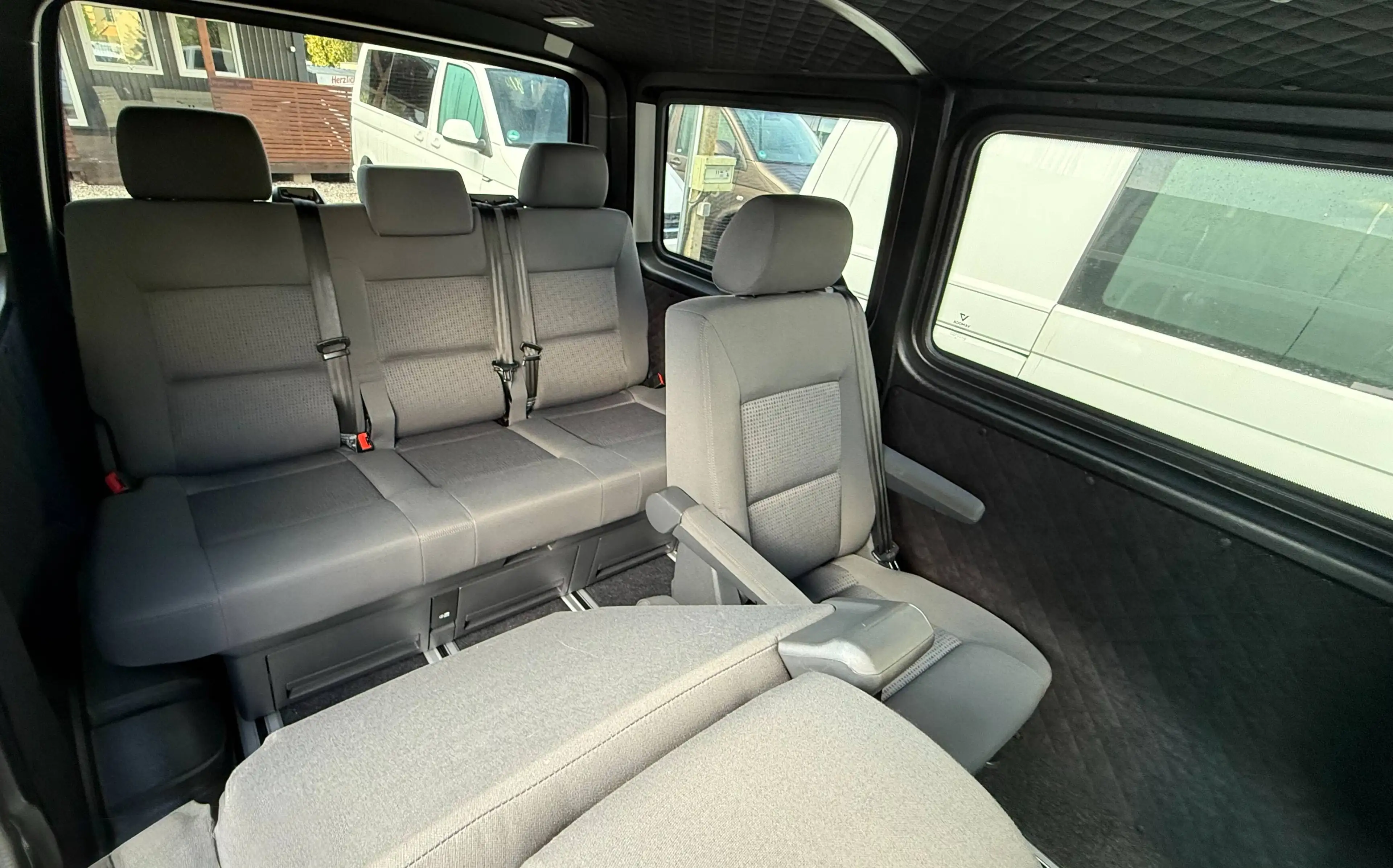 Volkswagen T6.1 Multivan 2,0 TDI *NAVI+RFK *AHK *SCHIENENSYSTEM *GARANTIE+FIN. — photo 13