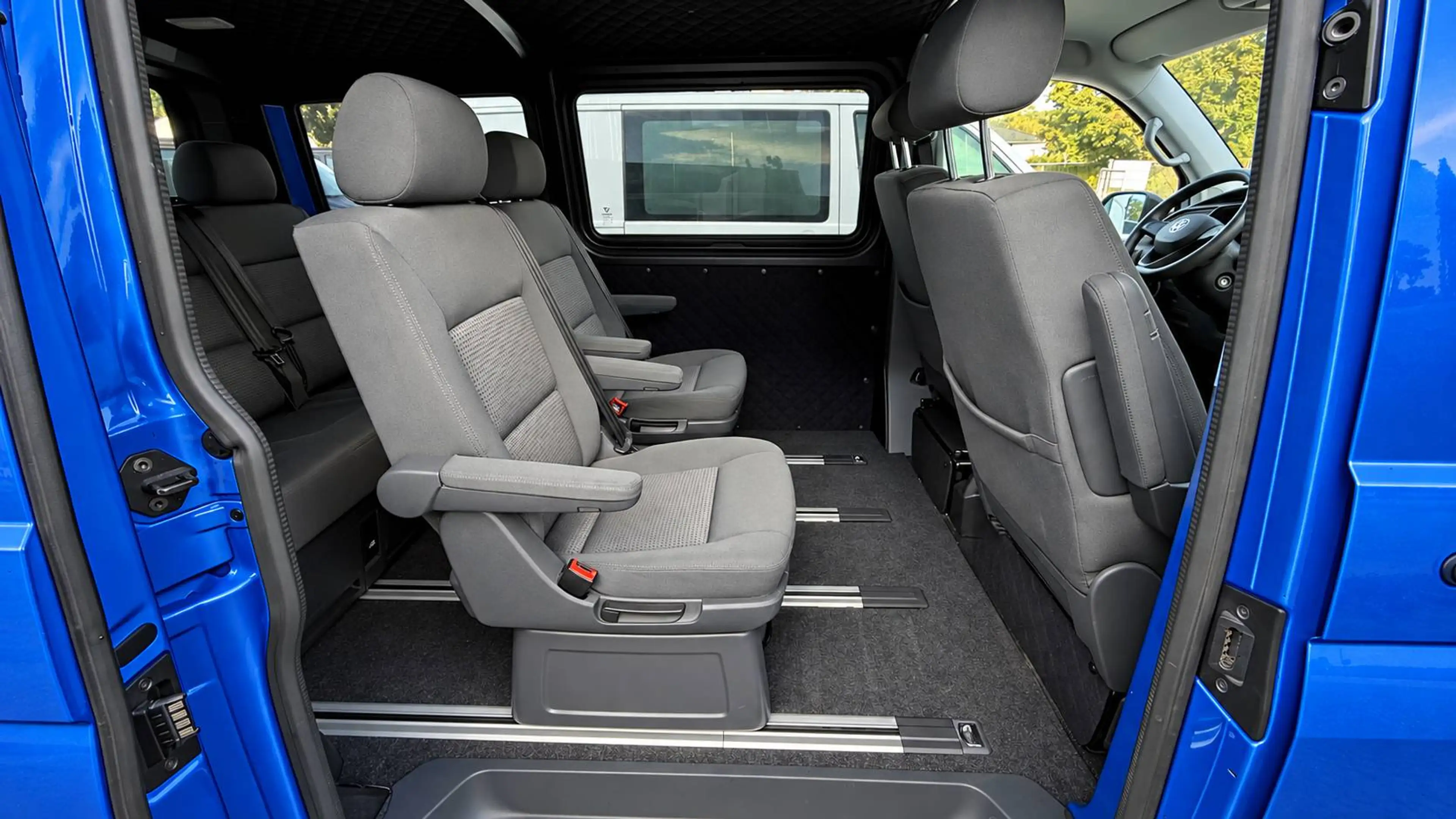Volkswagen T6.1 Multivan 2,0 TDI *NAVI+RFK *AHK *SCHIENENSYSTEM *GARANTIE+FIN. — photo 12