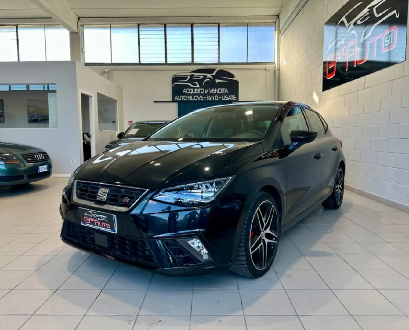 SEAT Ibiza 1.5 TSI EVO ACT 5p. FR *ACC*UNICO PROPRIETARIO* Чорний - 1