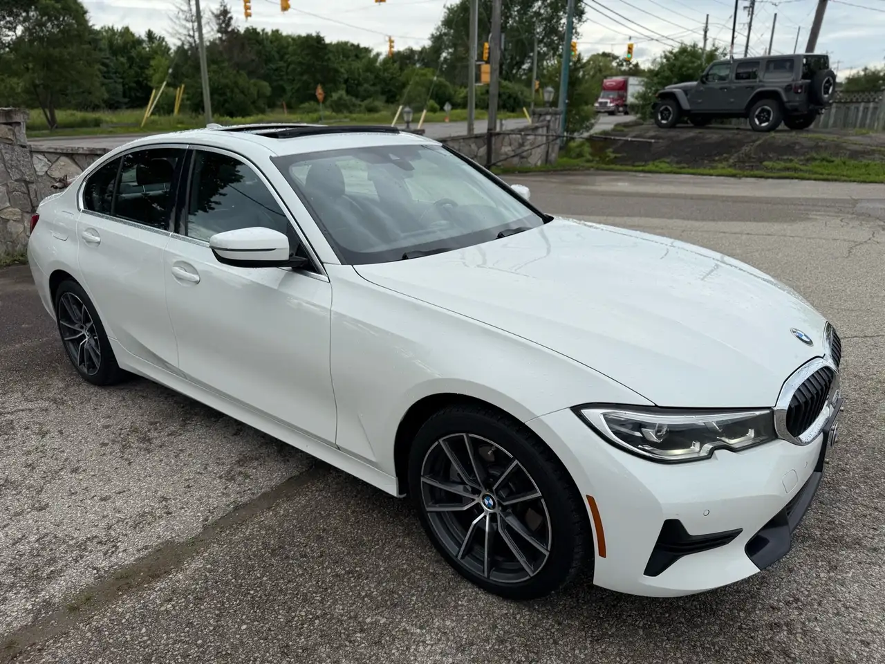 BMW 3 Series photo BMW 3 Series