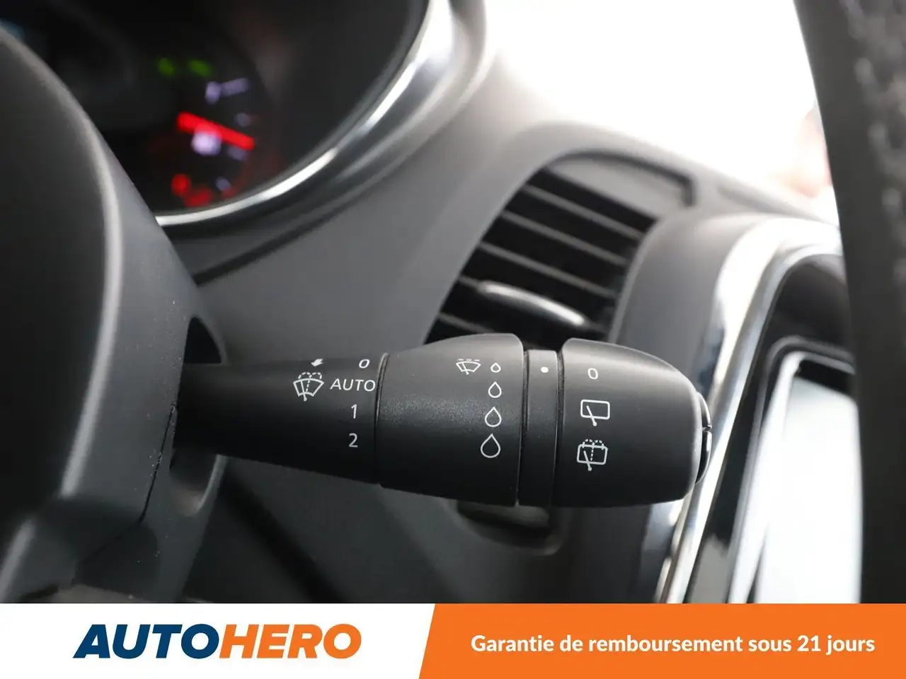 Renault Captur — photo 25