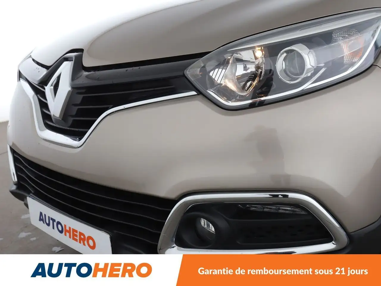 Renault Captur — photo 28