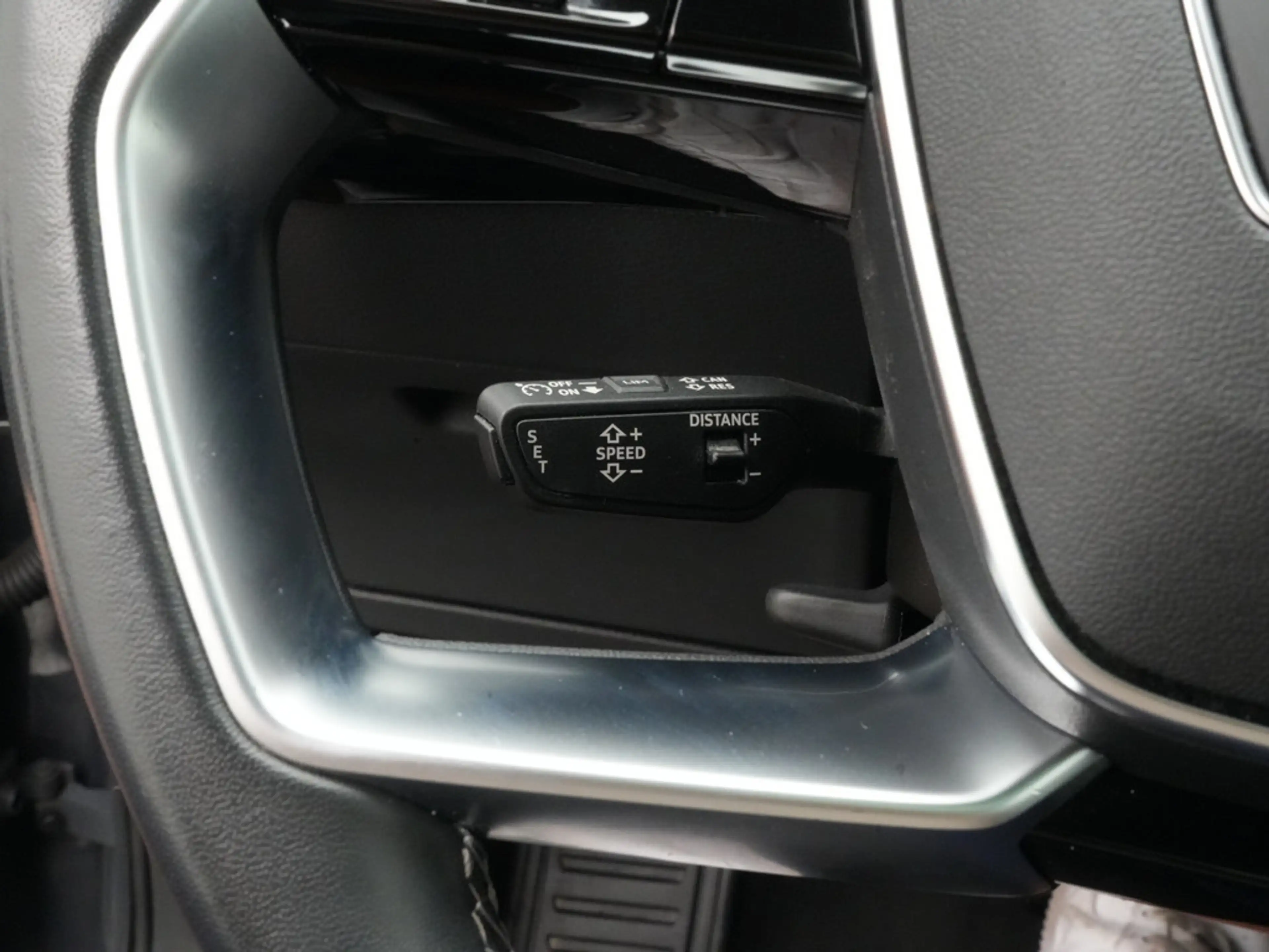 Audi Q8 e-tron S line KAM 360° HUD VIRT LEDER SHZ — photo 11