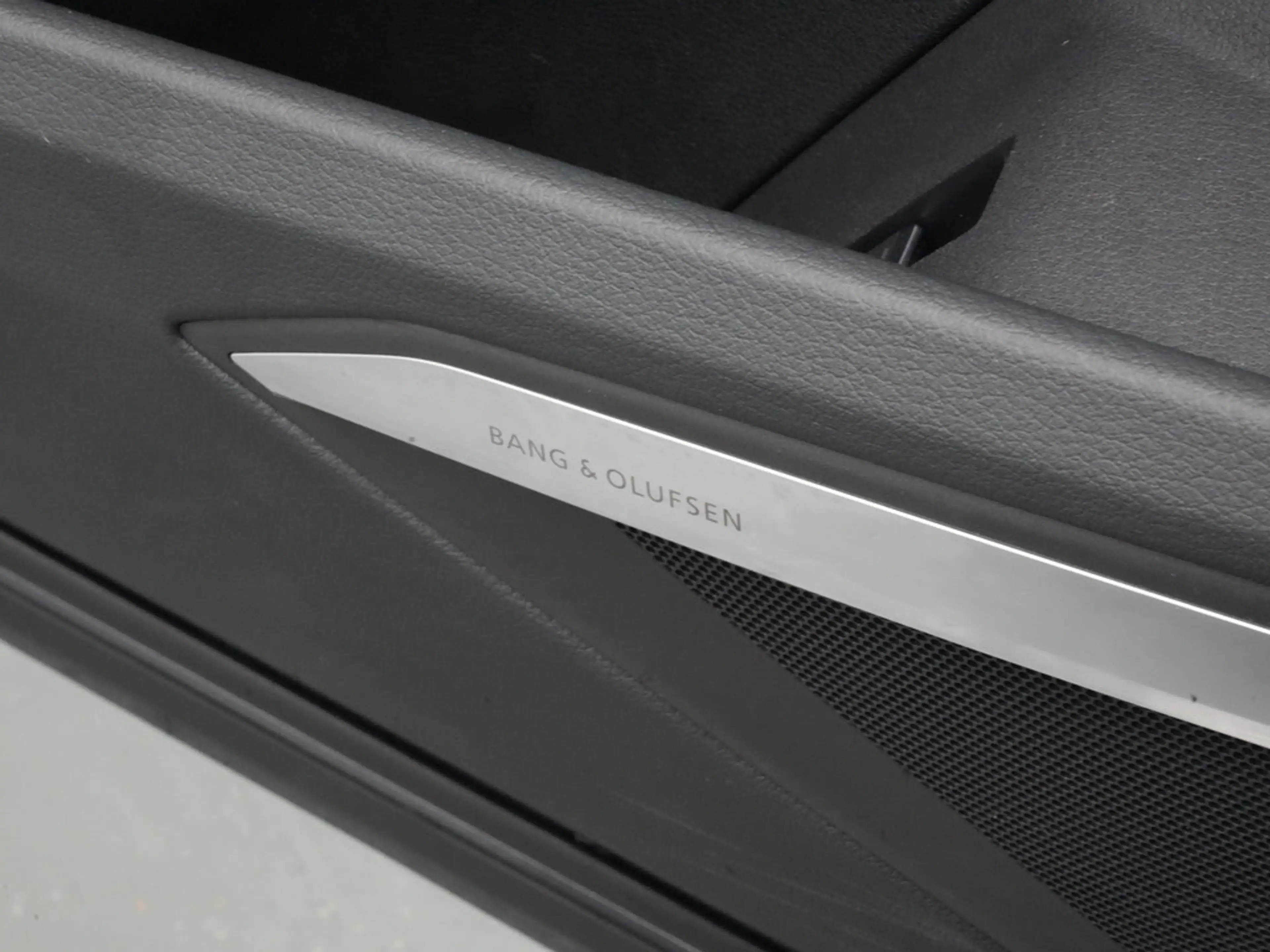 Audi Q8 e-tron S line KAM 360° HUD VIRT LEDER SHZ — photo 5