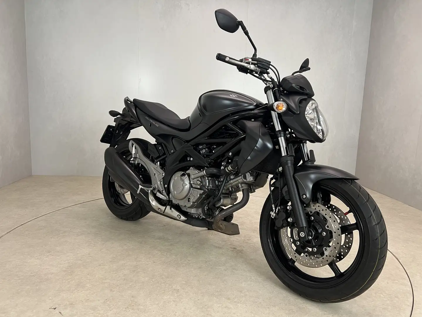 Suzuki Gladius 650 SFV ABS 35 KW Zwart - 2