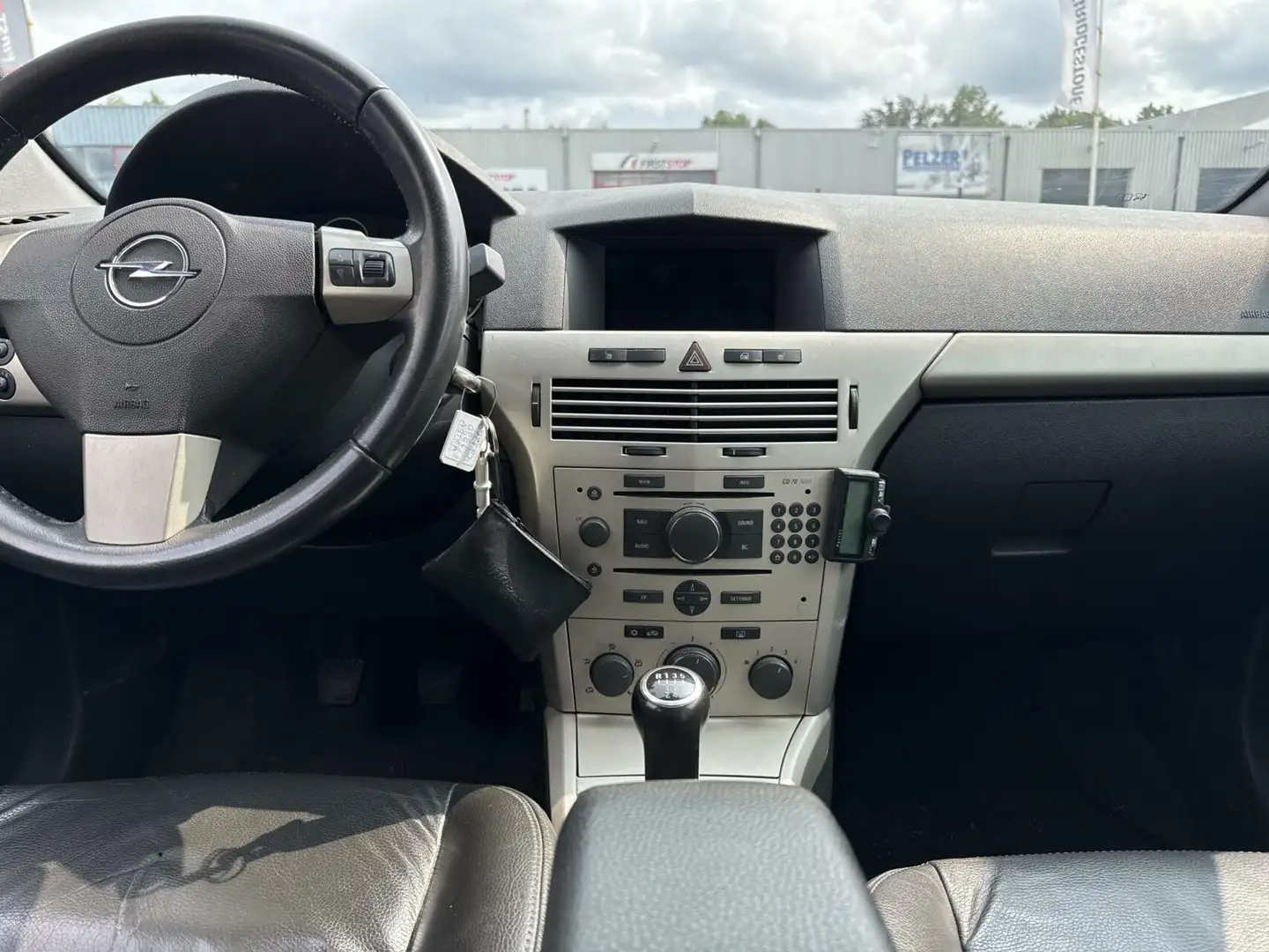 Opel Astra Wagon 1.6 Executive, leder, climatronic, cruisecon Grijs - 2