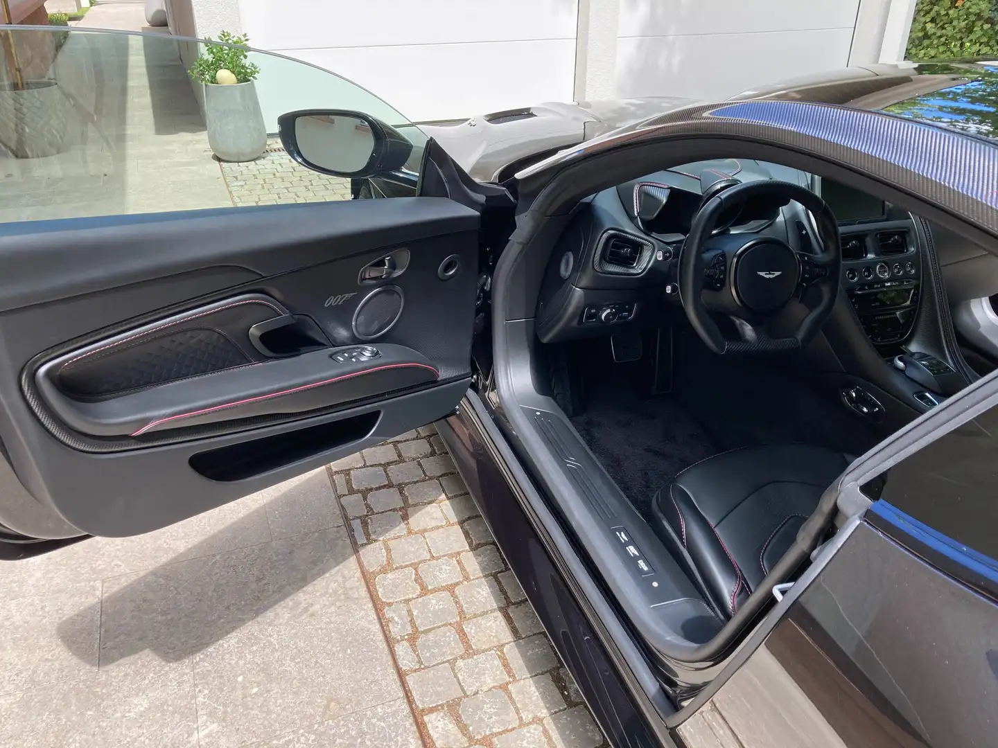 Aston Martin DBS DBS Superleggera 007 Limited Edition Schwarz - 2