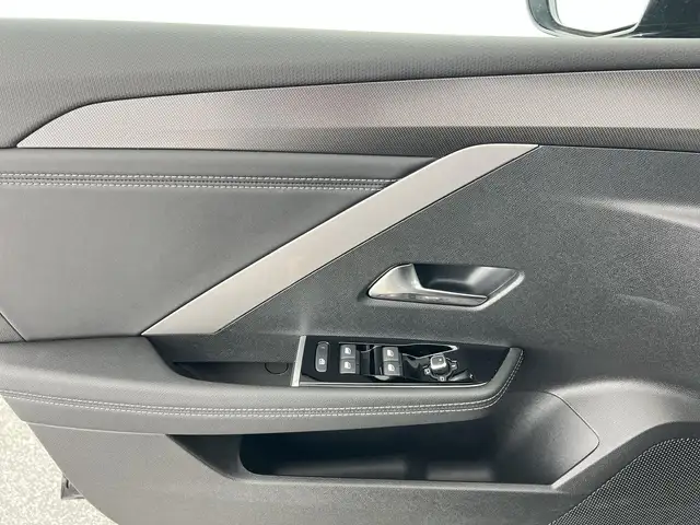 Opel Astra view 11