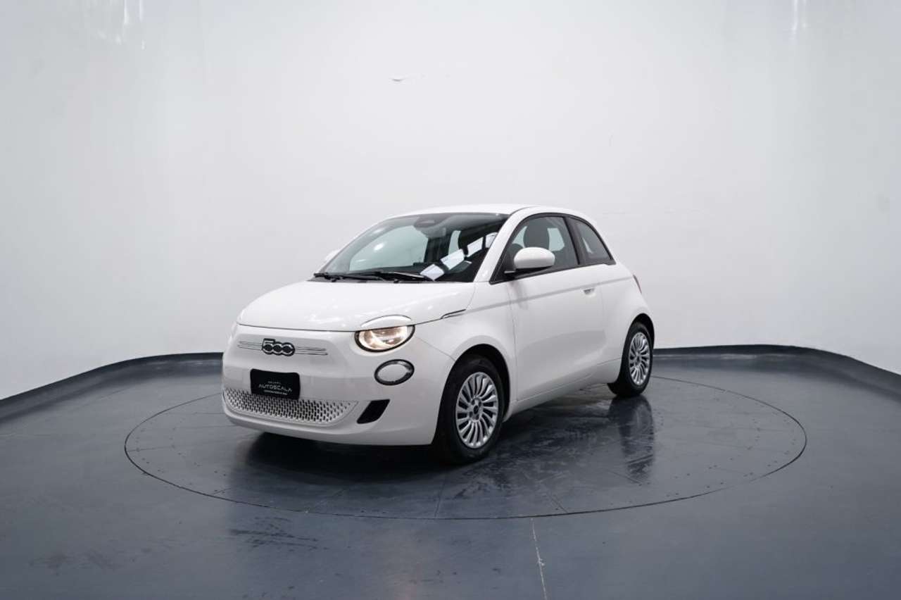 Fiat 500e Action Berlina 43 kWh pacchetto Tech