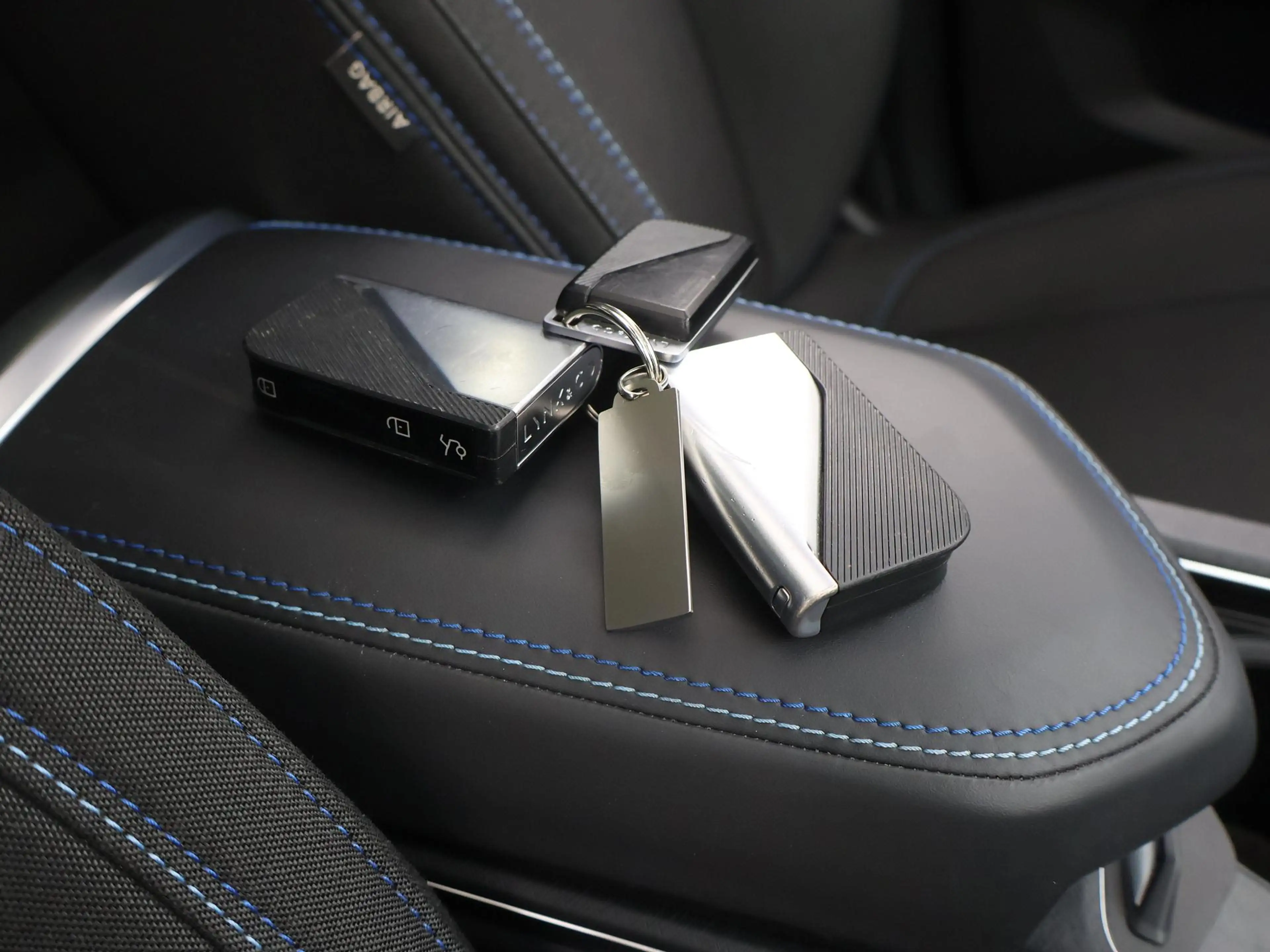 Lynk & Co 01 1.5 PHEV 262PK Black Edition 360CAMERA|PANODAK|ACC — photo 13