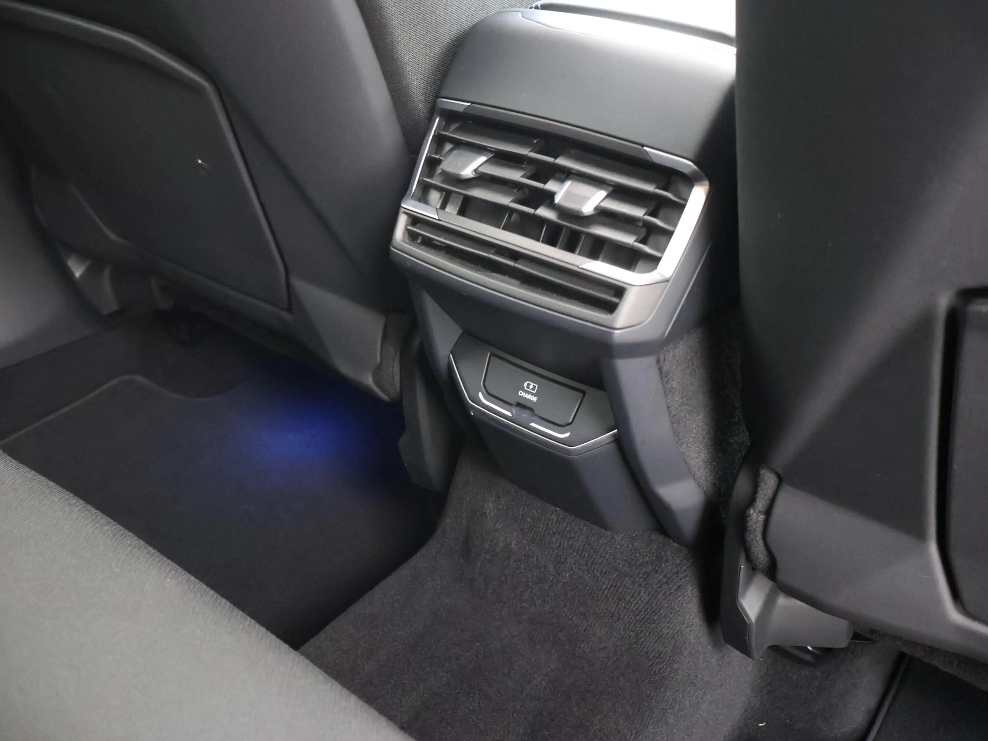 Lynk & Co 01 1.5 PHEV 262PK Black Edition 360CAMERA|PANODAK|ACC — photo 35