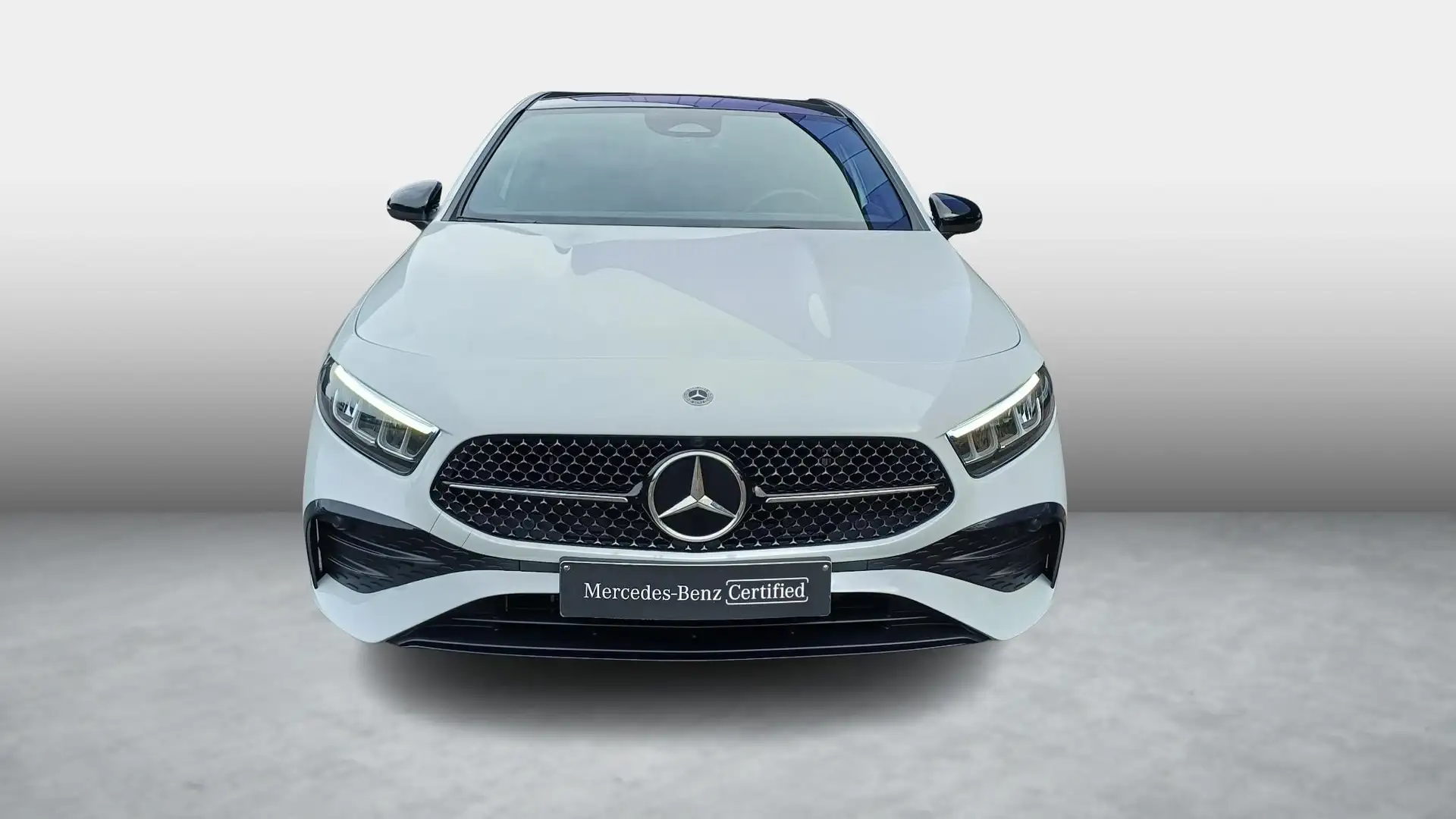 Mercedes-Benz A 250 e AMG Line + PANORAMISCH DAK + CARPLAY + NIGHTPAKK Blanc - 2
