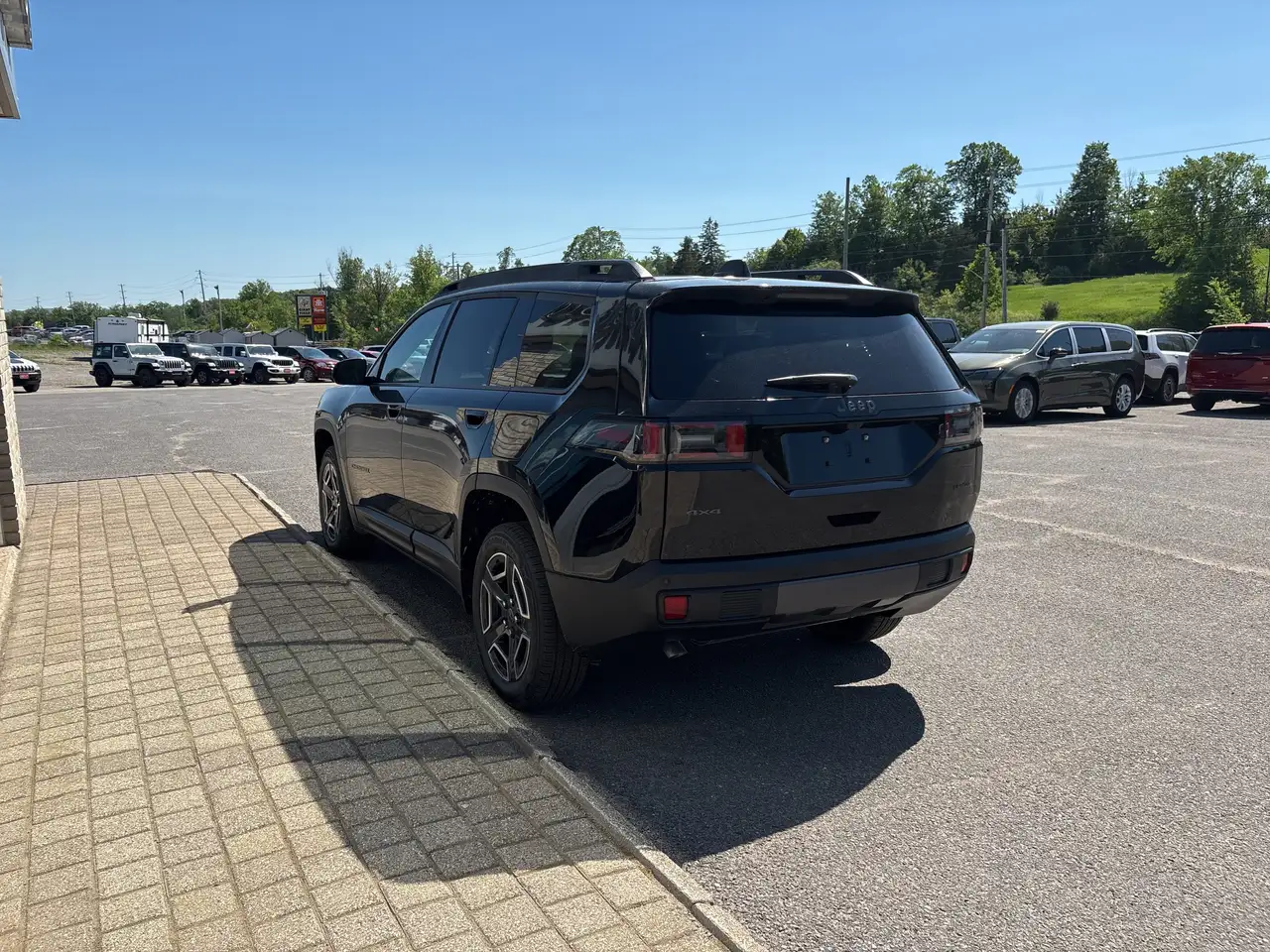 Jeep Cherokee снимка Jeep Cherokee