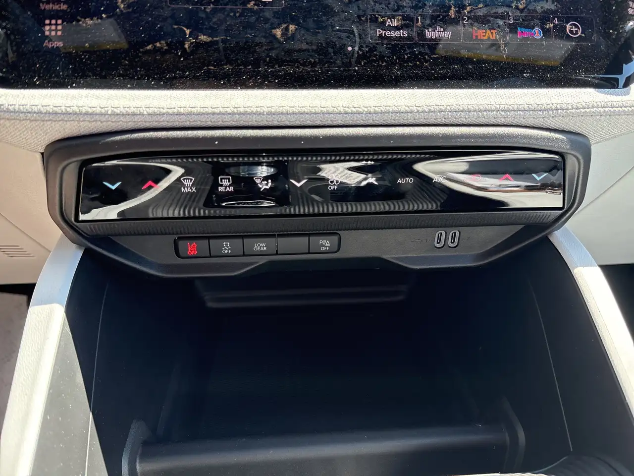 Jeep Cherokee снимка Jeep Cherokee