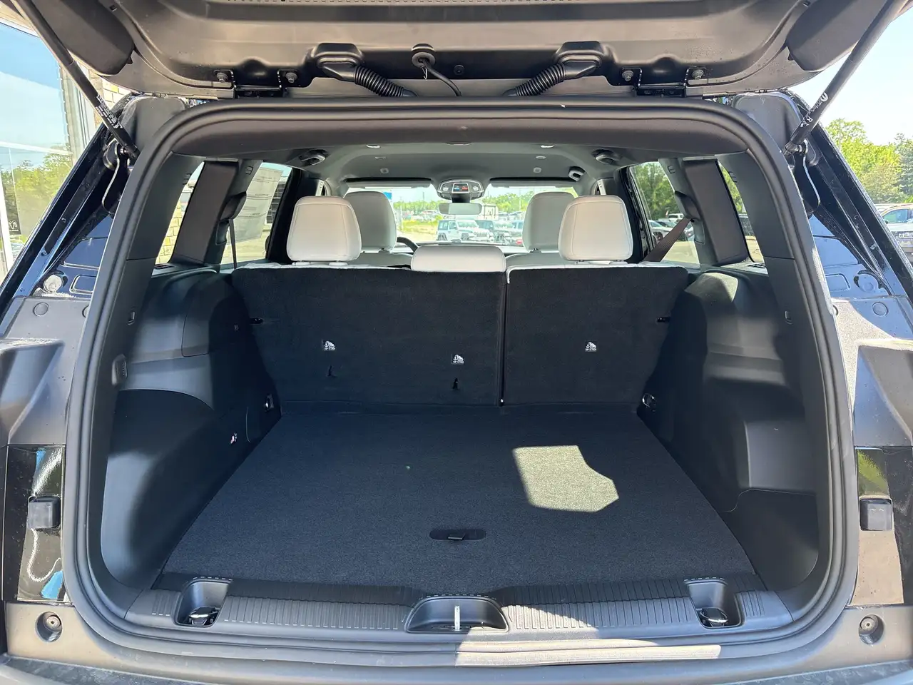 Jeep Cherokee снимка Jeep Cherokee