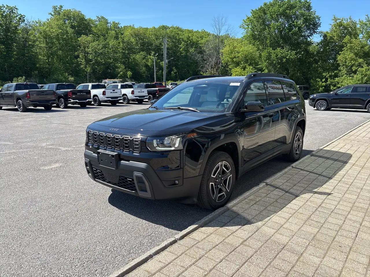 Jeep Cherokee снимка Jeep Cherokee
