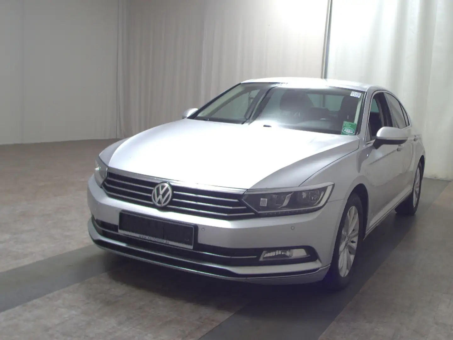 Volkswagen Passat 1.4 TSI Highline Navi LED PDC ACC Silver - 2