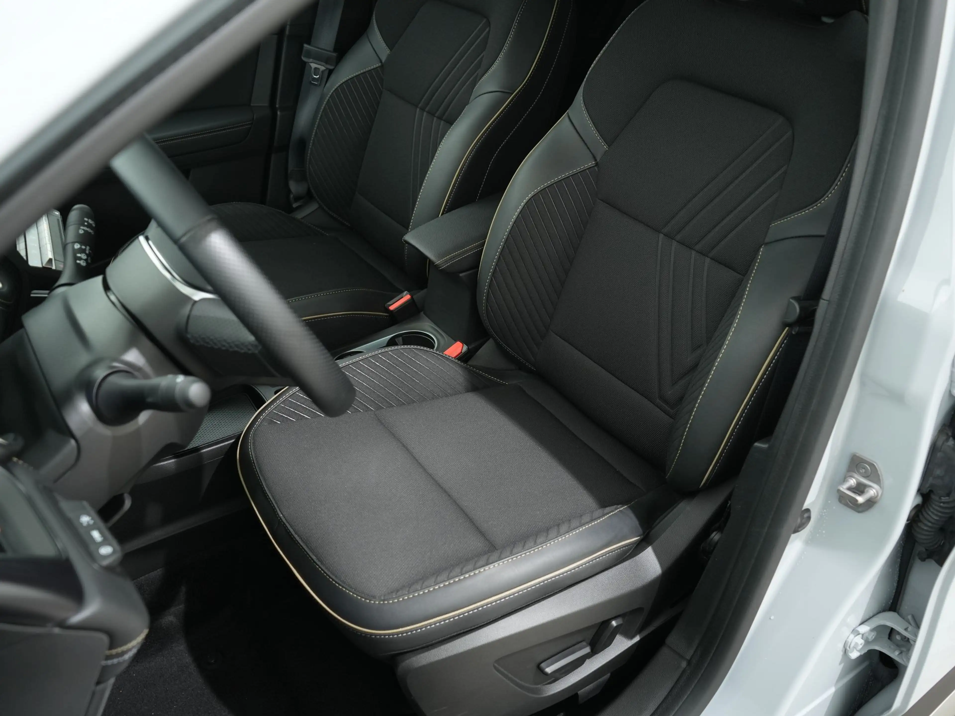Renault Symbioz 1.8 E-TECH FULL HYBRID 160PK TECHNO | Pack Driving — photo 4