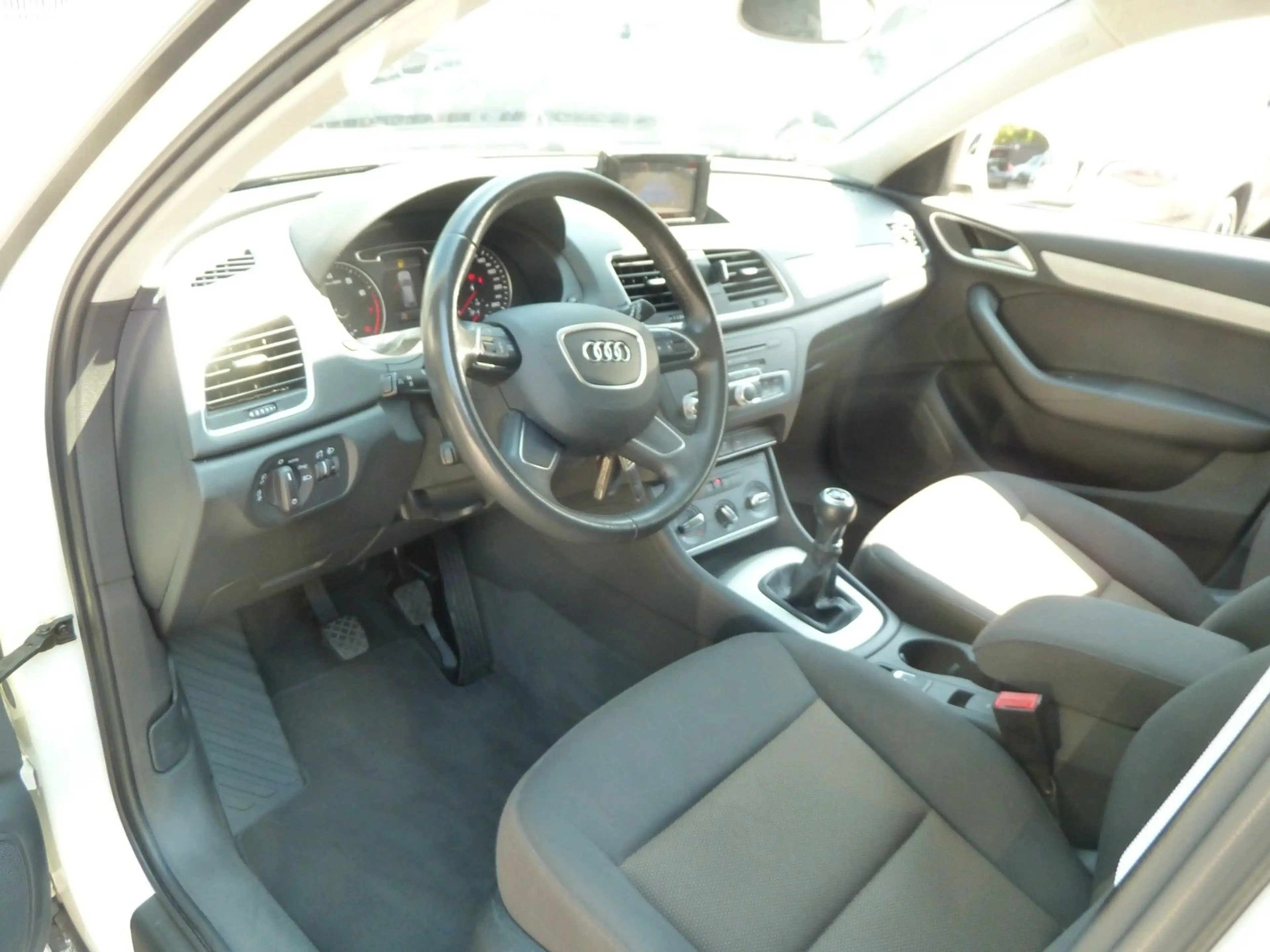 Audi Q3 2.0 TFSI quattro — photo 15
