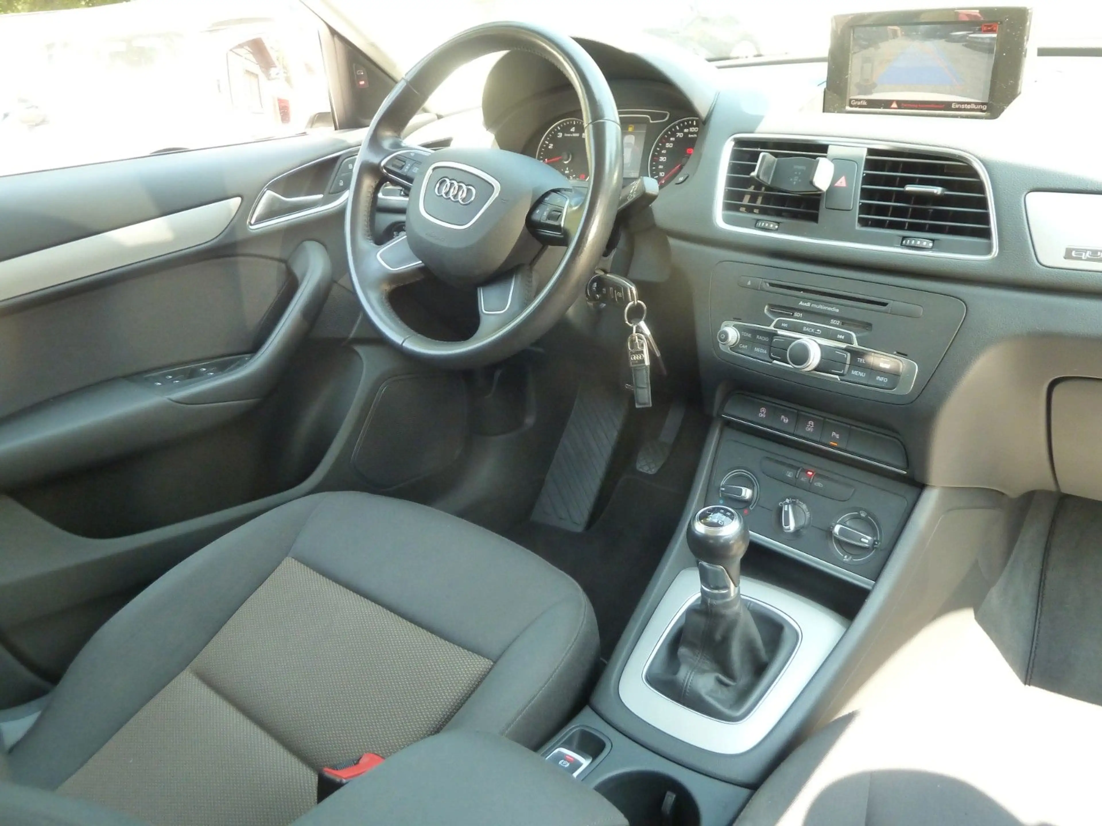 Audi Q3 2.0 TFSI quattro — photo 11