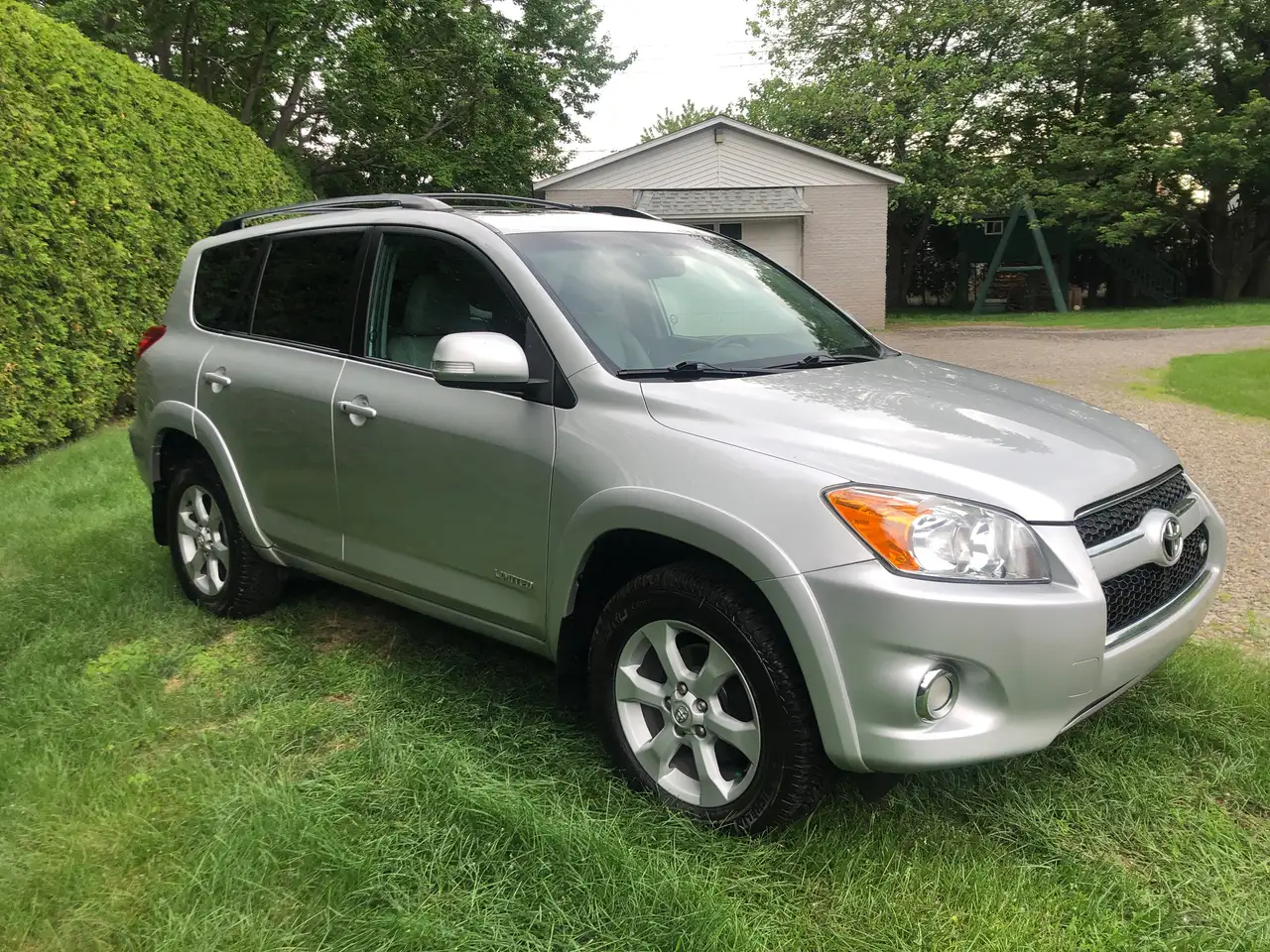 Toyota RAV 4 photo Toyota RAV 4