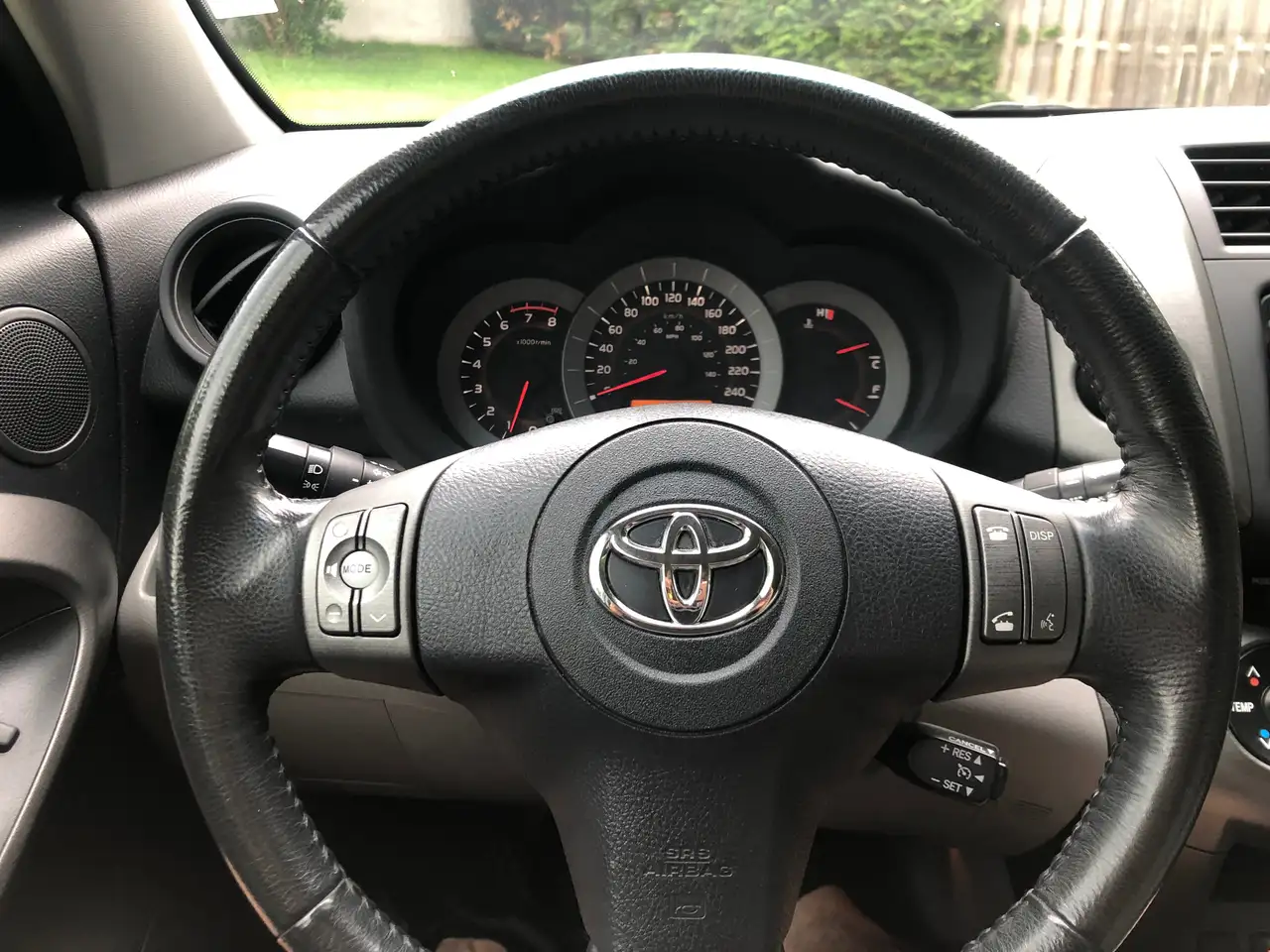 Toyota RAV 4 photo Toyota RAV 4