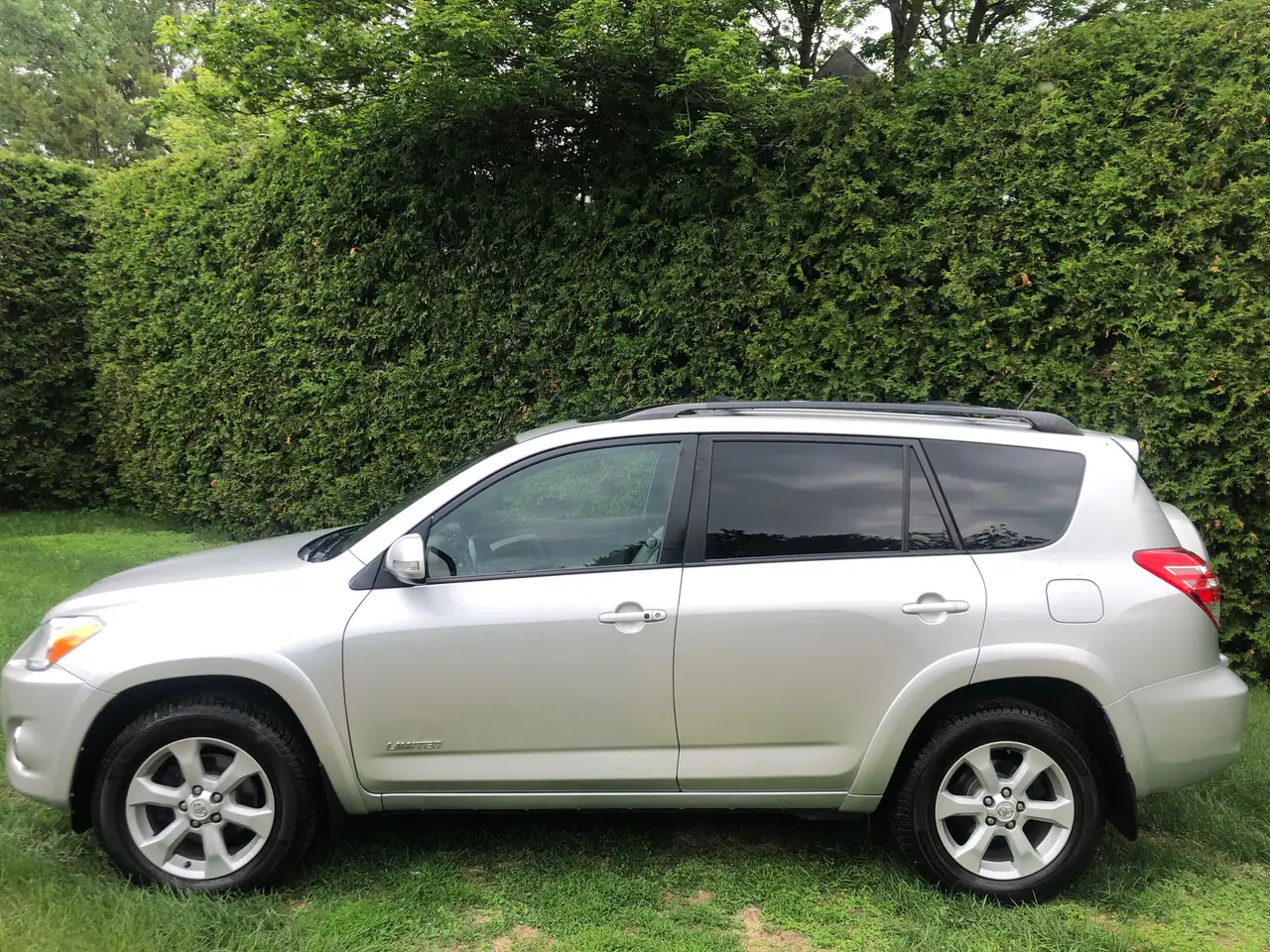 Toyota RAV 4 photo Toyota RAV 4