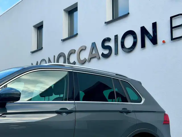 Volkswagen Tiguan view 3