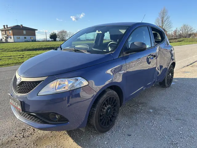 Lancia Ypsilon Ypsilon III 2015 1.2 Opening edition 69cv