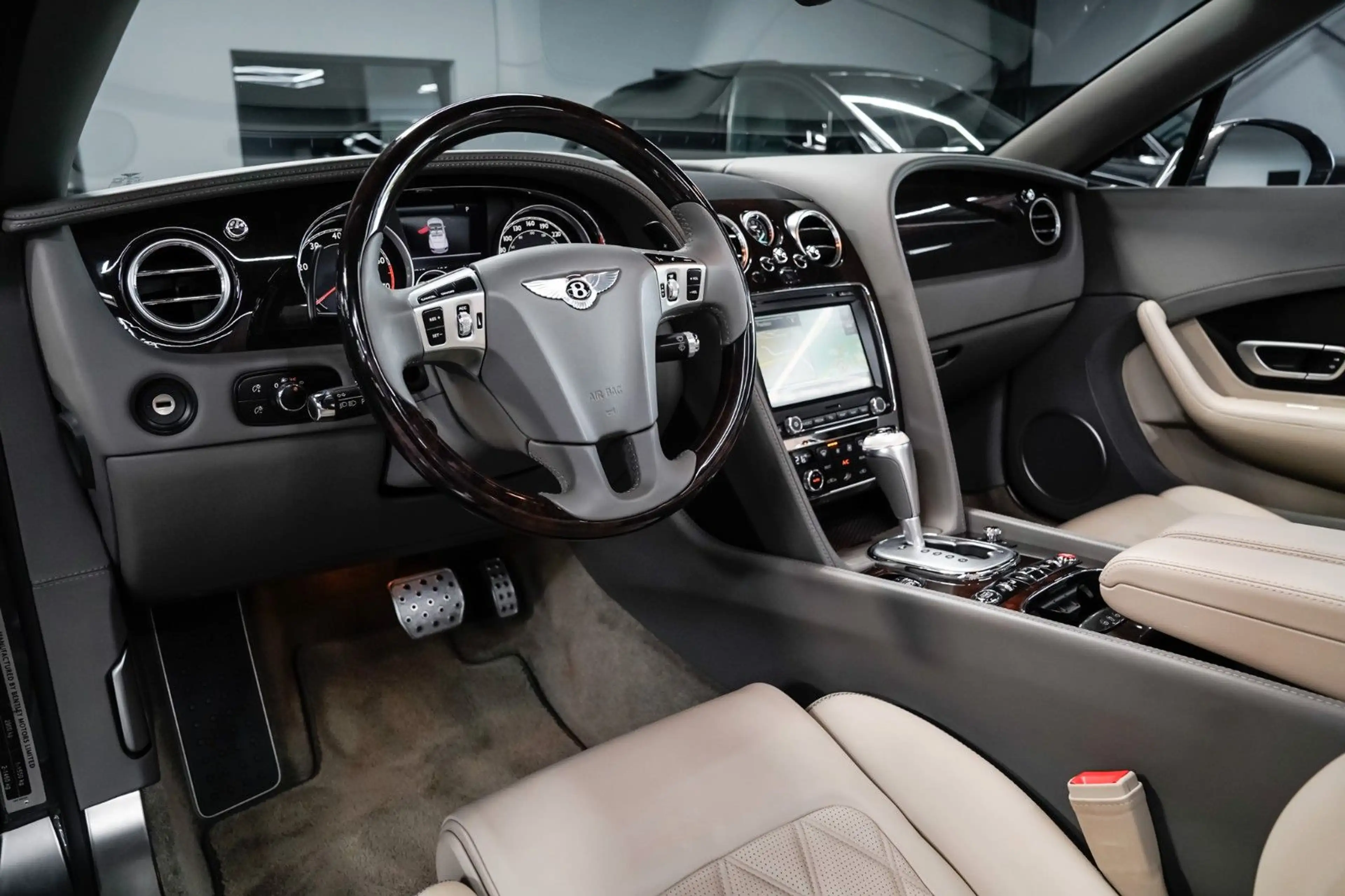 Bentley Continental GTC W12 Mulliner *Carbon* — photo 11