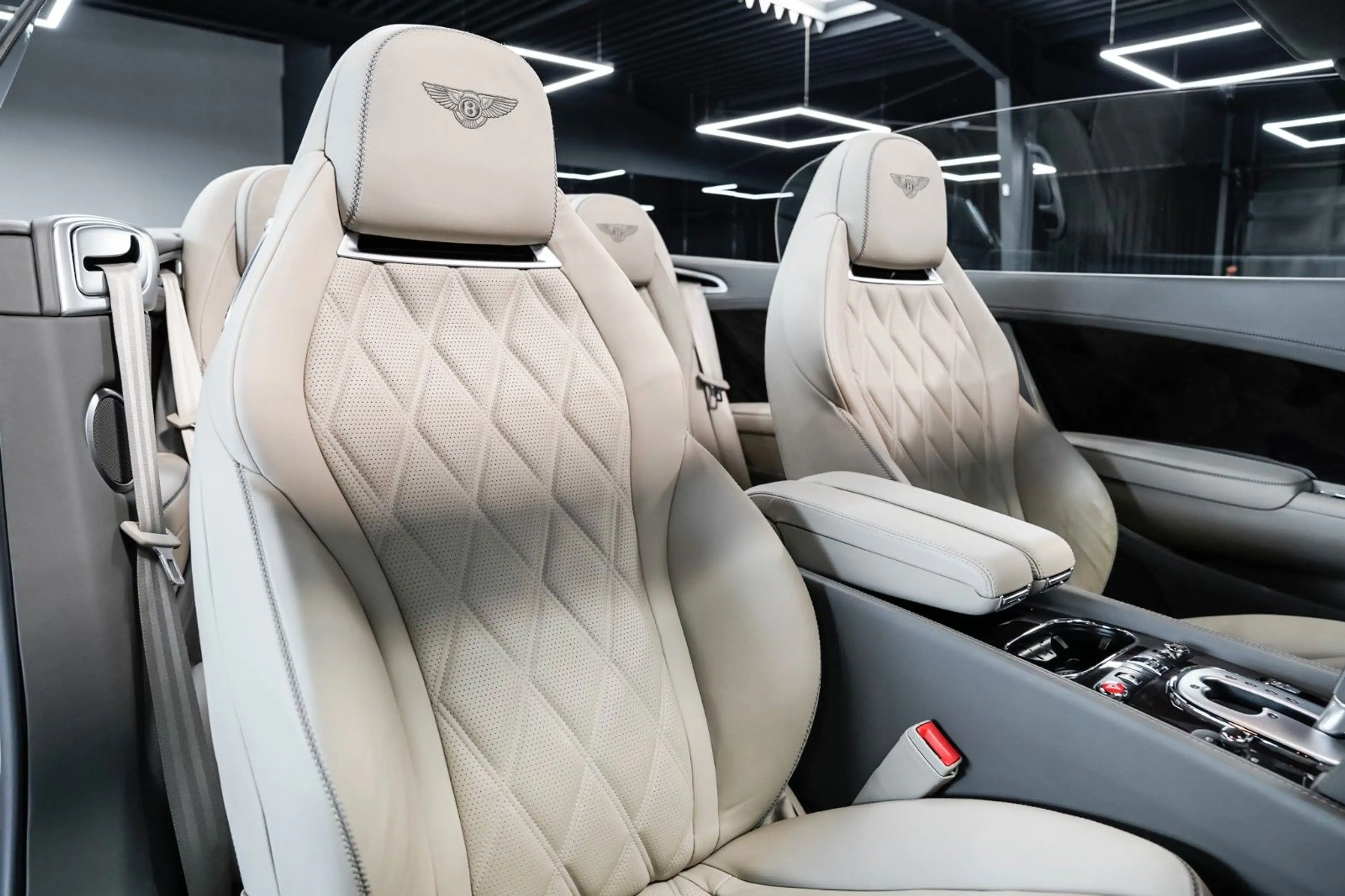 Bentley Continental GTC W12 Mulliner *Carbon* — photo 13