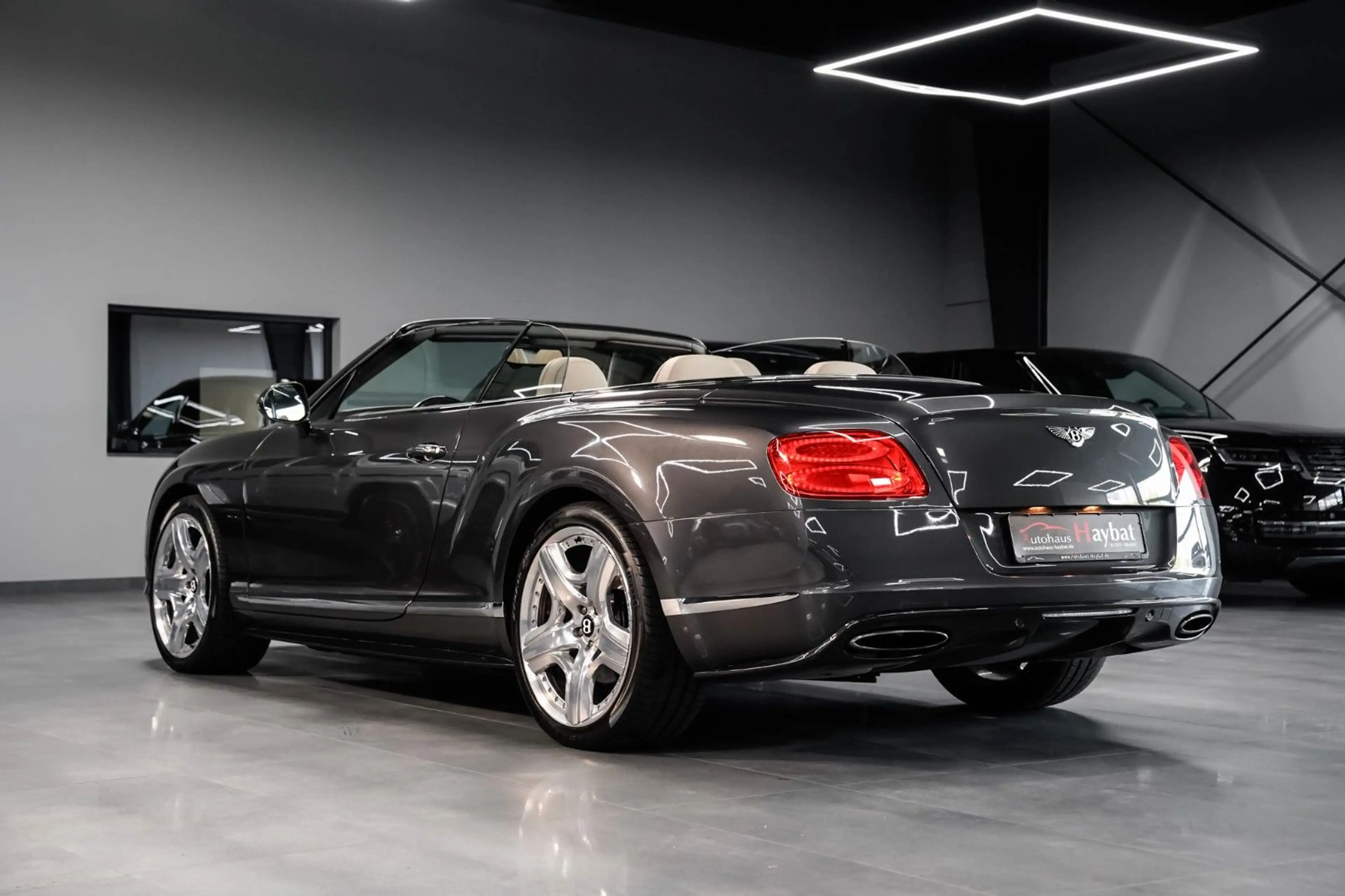 Bentley Continental GTC W12 Mulliner *Carbon* — photo 8