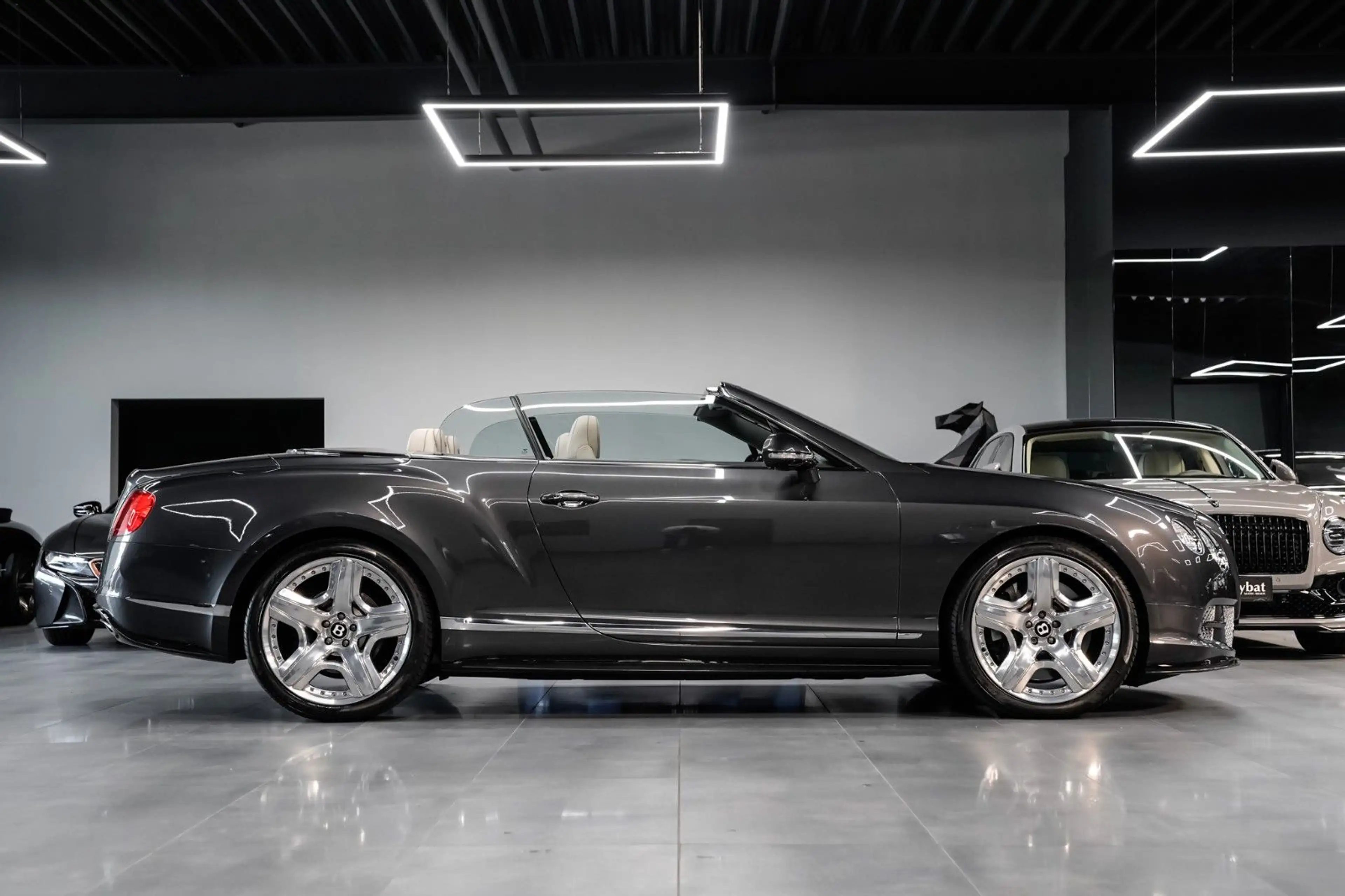 Bentley Continental GTC W12 Mulliner *Carbon* — photo 5