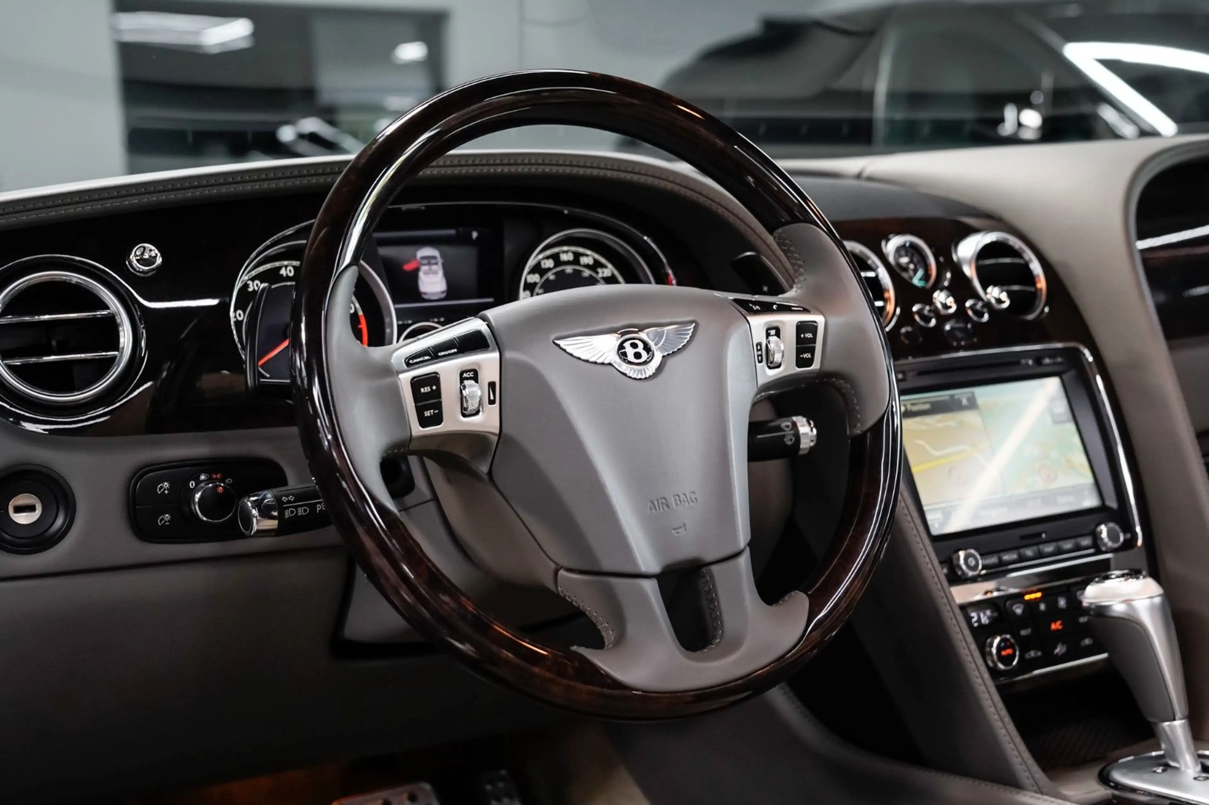 Bentley Continental GTC W12 Mulliner *Carbon* — photo 12