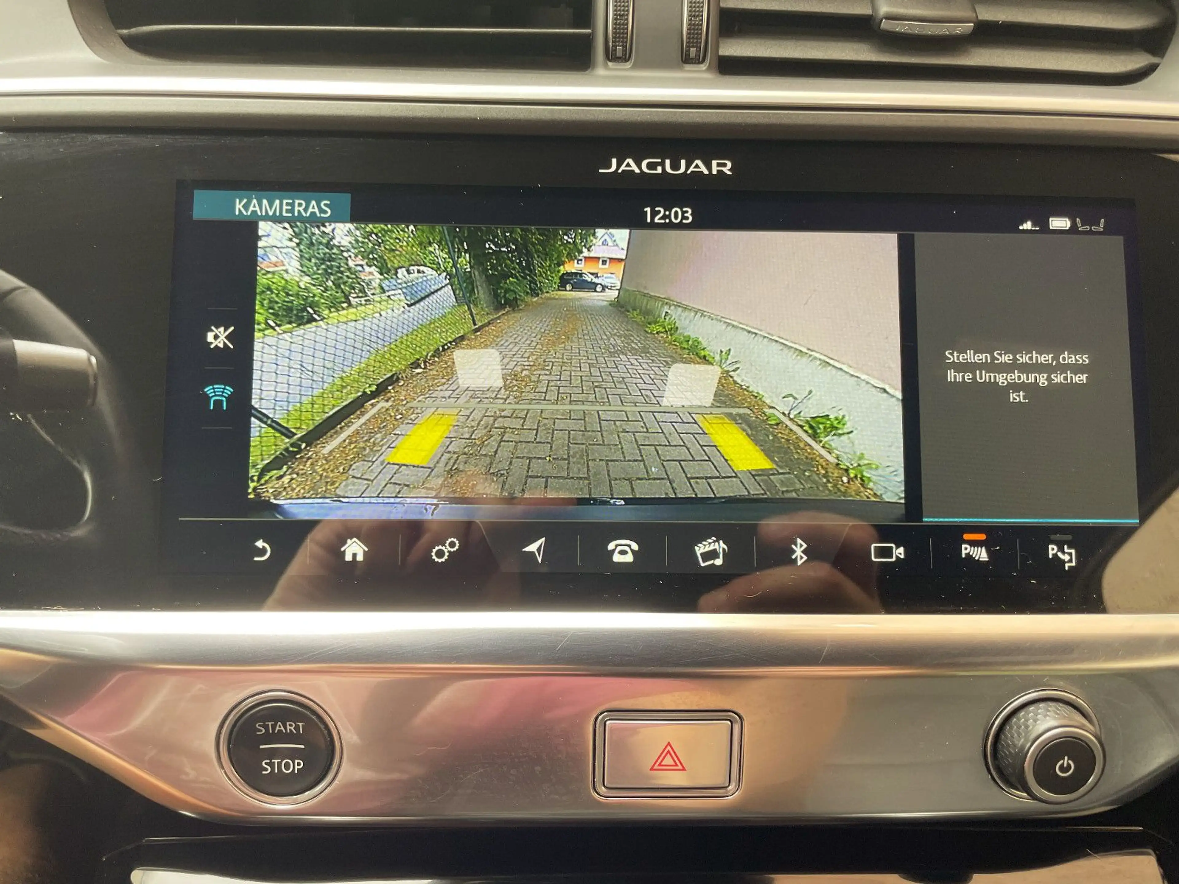 Jaguar I-Pace I-PACE SE EV400, Leder, HUD, R-Cam,20"! — photo 36