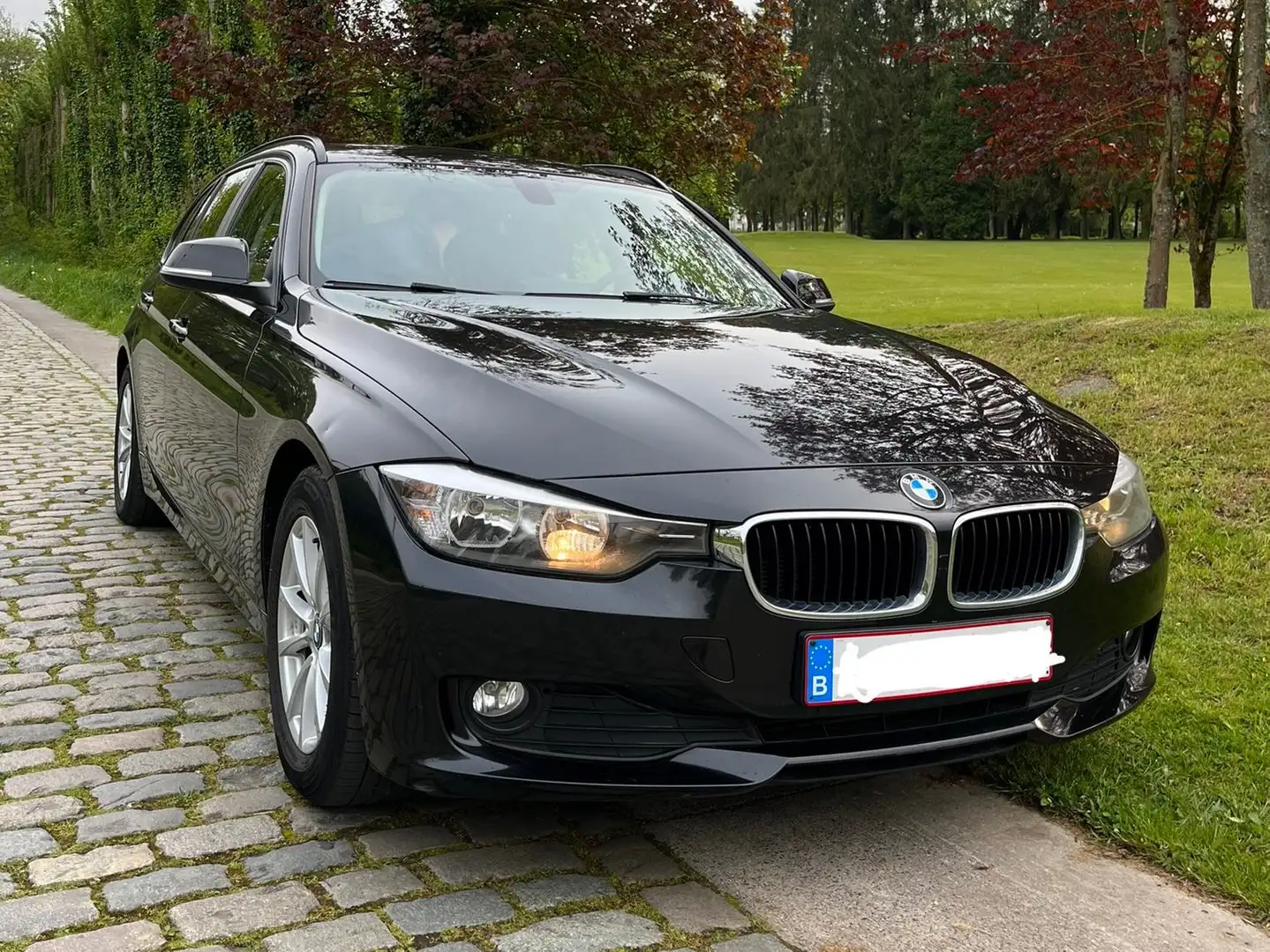 BMW 318 318 d BluePerformance Fekete - 1