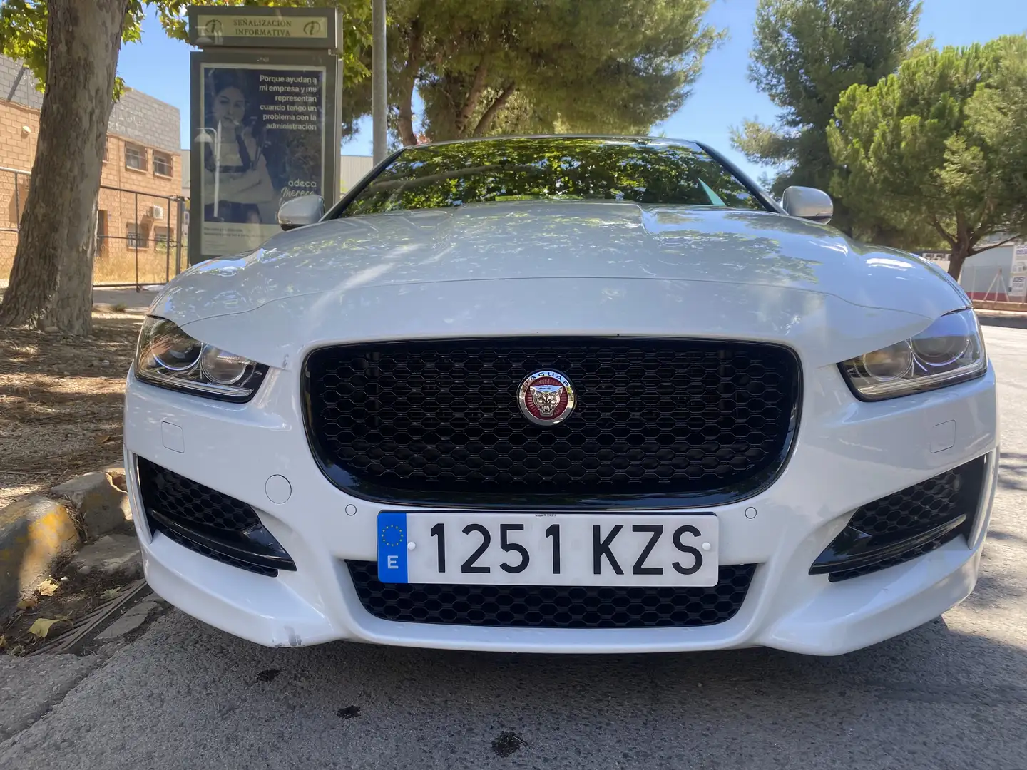 Jaguar XE 2.0 Diesel R-Sport Aut. 180 - 2