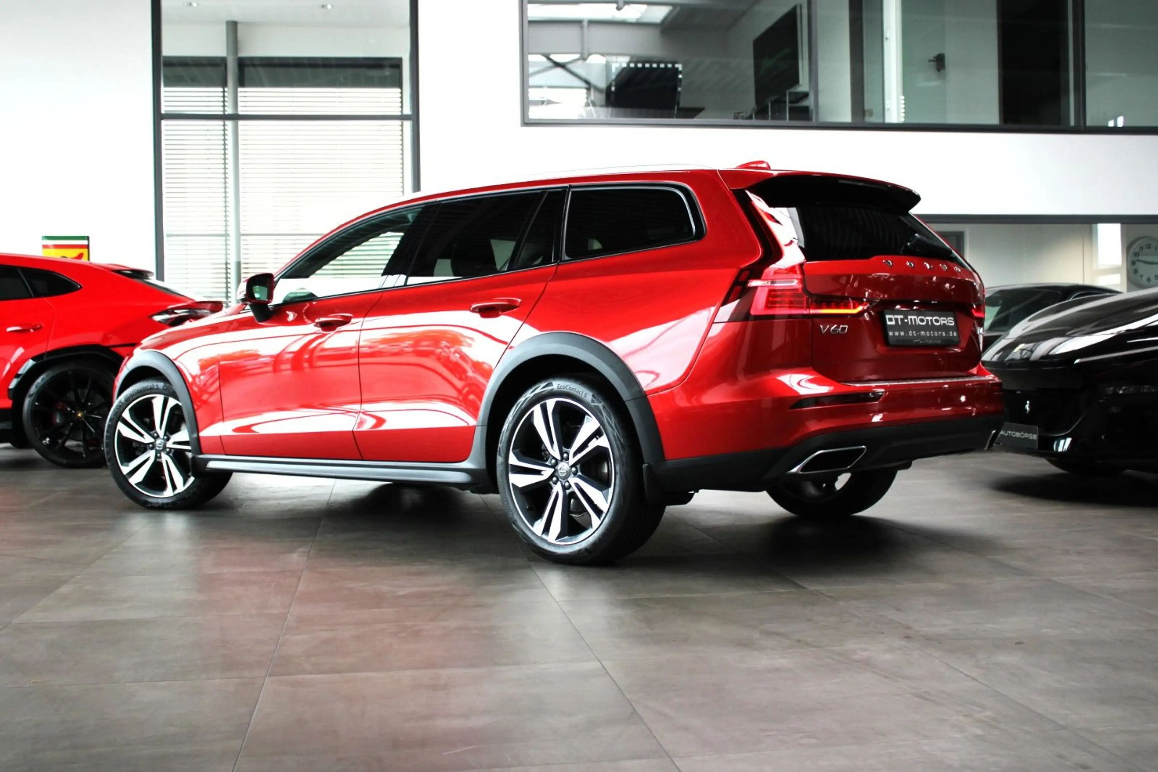 Volvo V60 Cross Country V60 CROSS COUNTRY 2.0 B4 D AWD MOMENTUM PRO! — photo 5