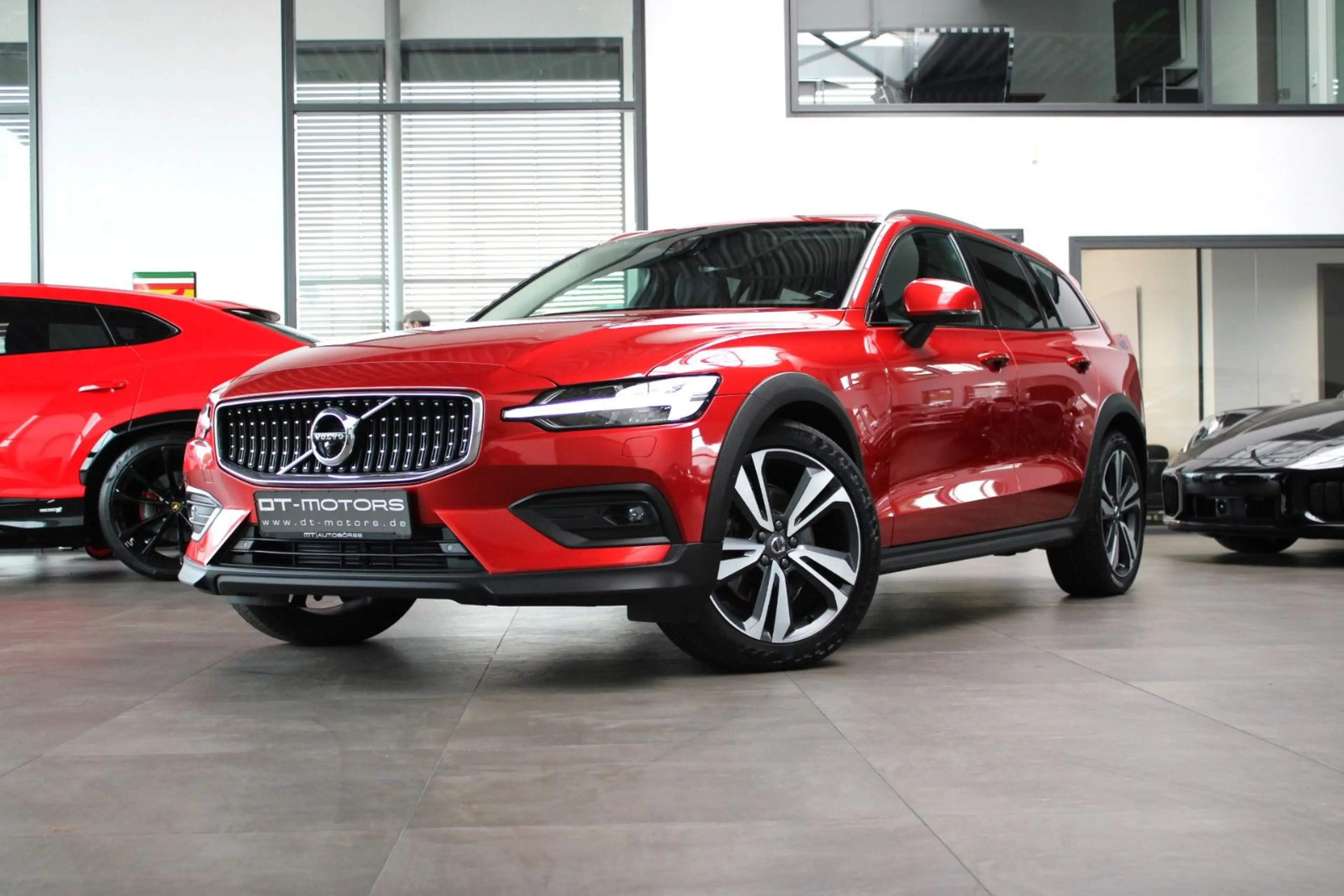 Volvo V60 Cross Country V60 CROSS COUNTRY 2.0 B4 D AWD MOMENTUM PRO!