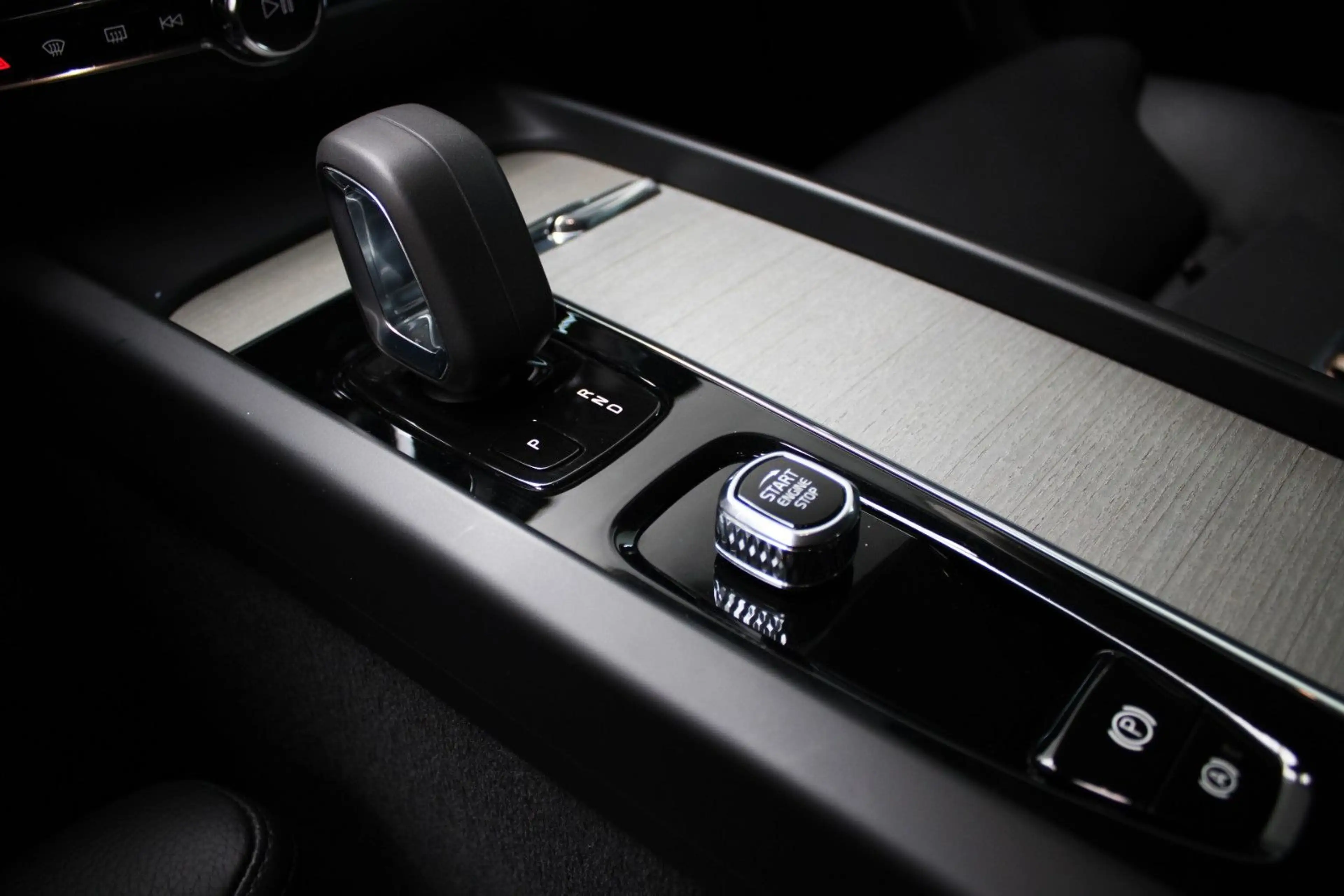 Volvo V60 Cross Country V60 CROSS COUNTRY 2.0 B4 D AWD MOMENTUM PRO! — photo 15