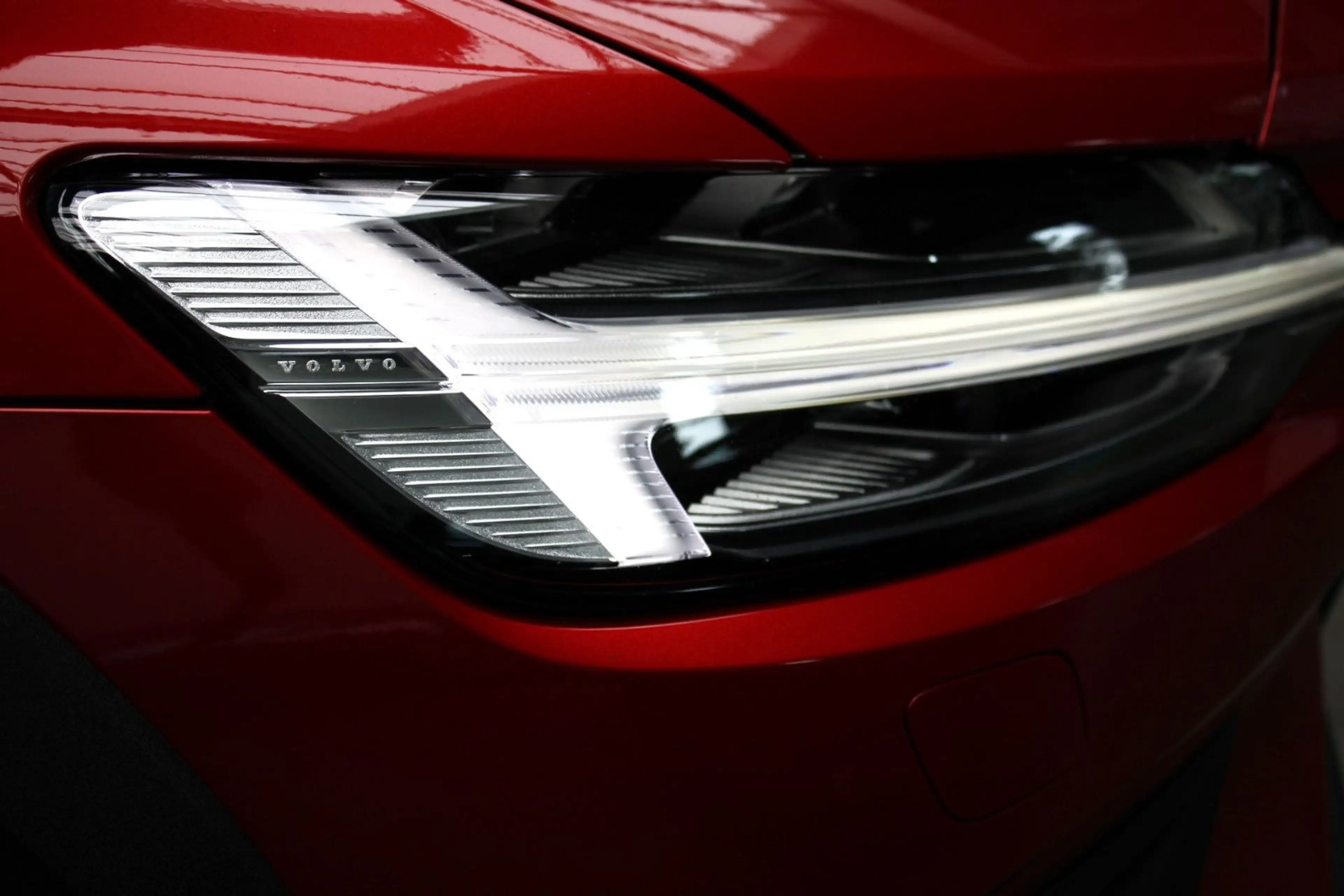 Volvo V60 Cross Country V60 CROSS COUNTRY 2.0 B4 D AWD MOMENTUM PRO! — photo 11