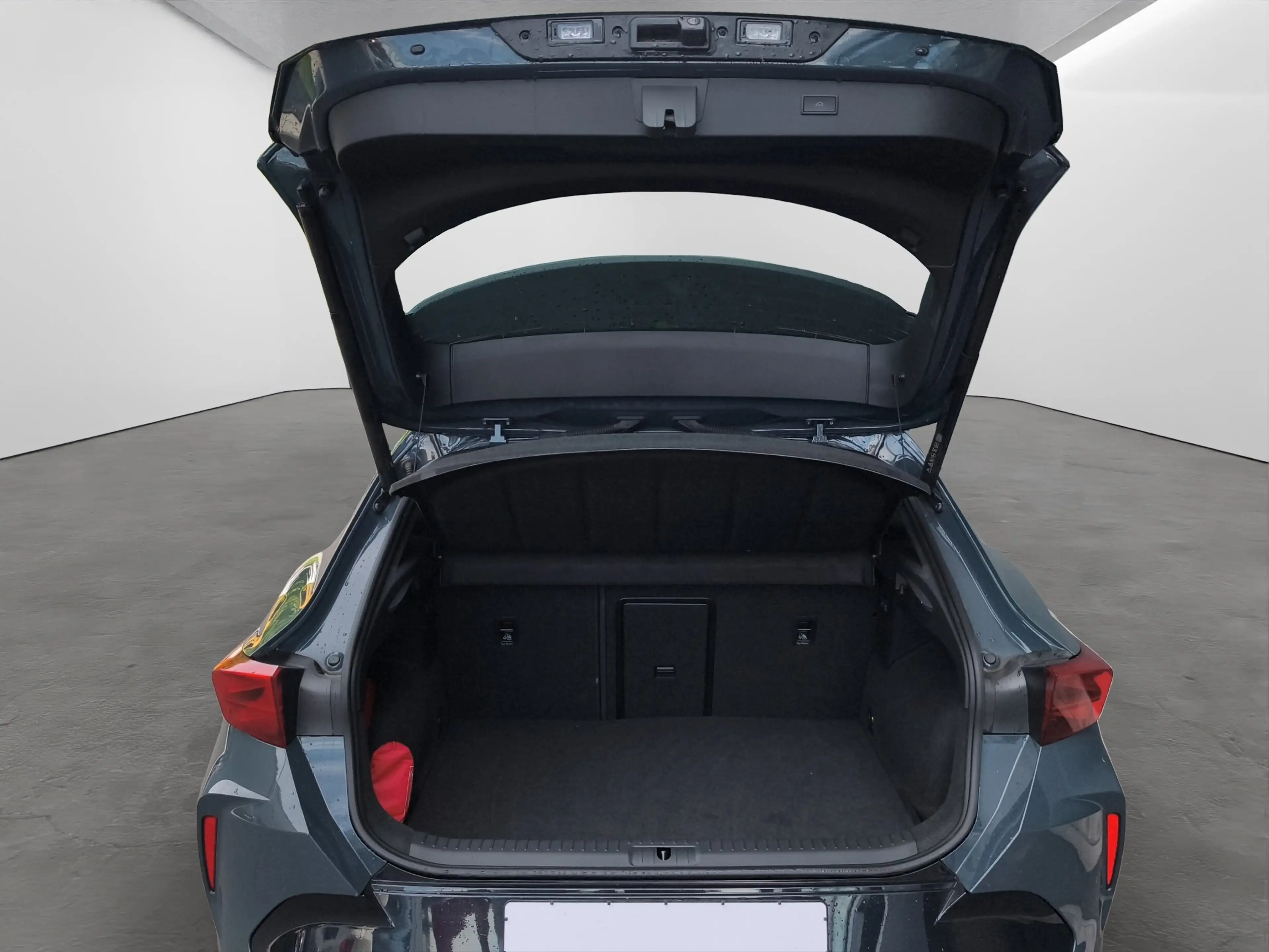 CUPRA Formentor 1.5 e-Hybrid DSG VZ — photo 8