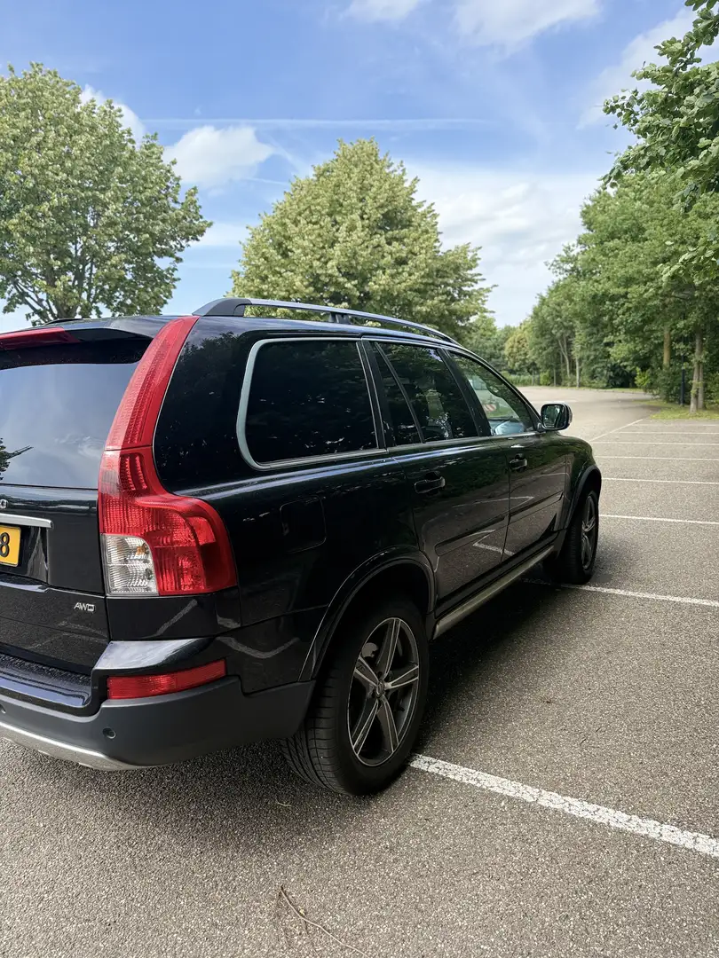 Volvo XC90 2.4 D5 Kinetic 5p. Zwart - 2