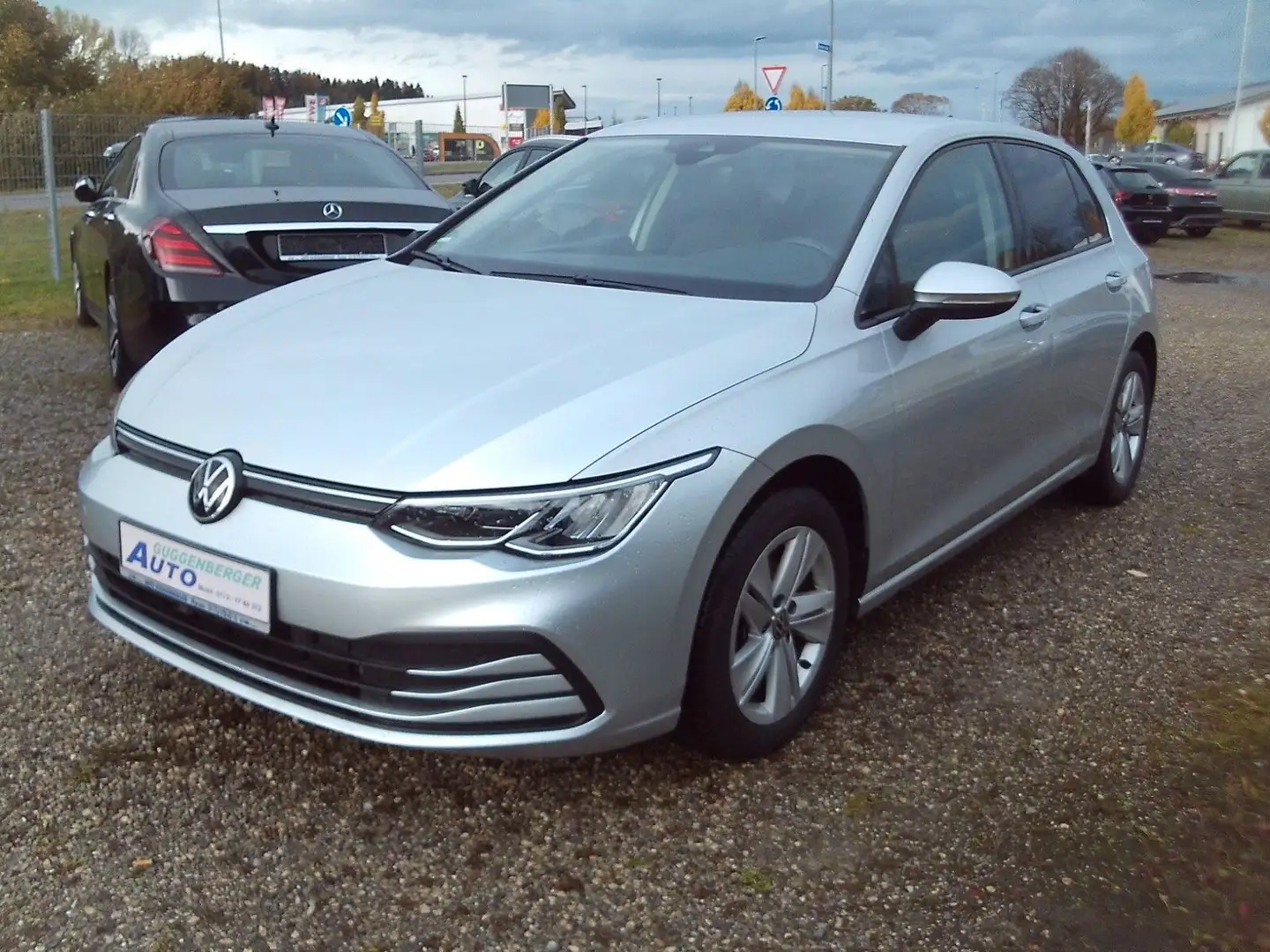 Volkswagen Golf VIII Lim. Life Automatik Alu Tempomat Argent - 1