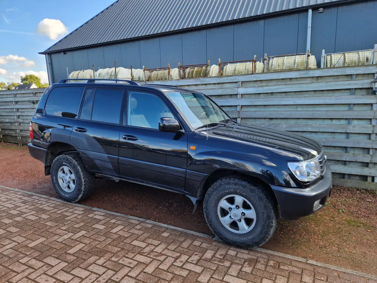 Toyota Land Cruiser LandCruiser 100 4.2 VX Standard Roof Window Van Zwart - 1