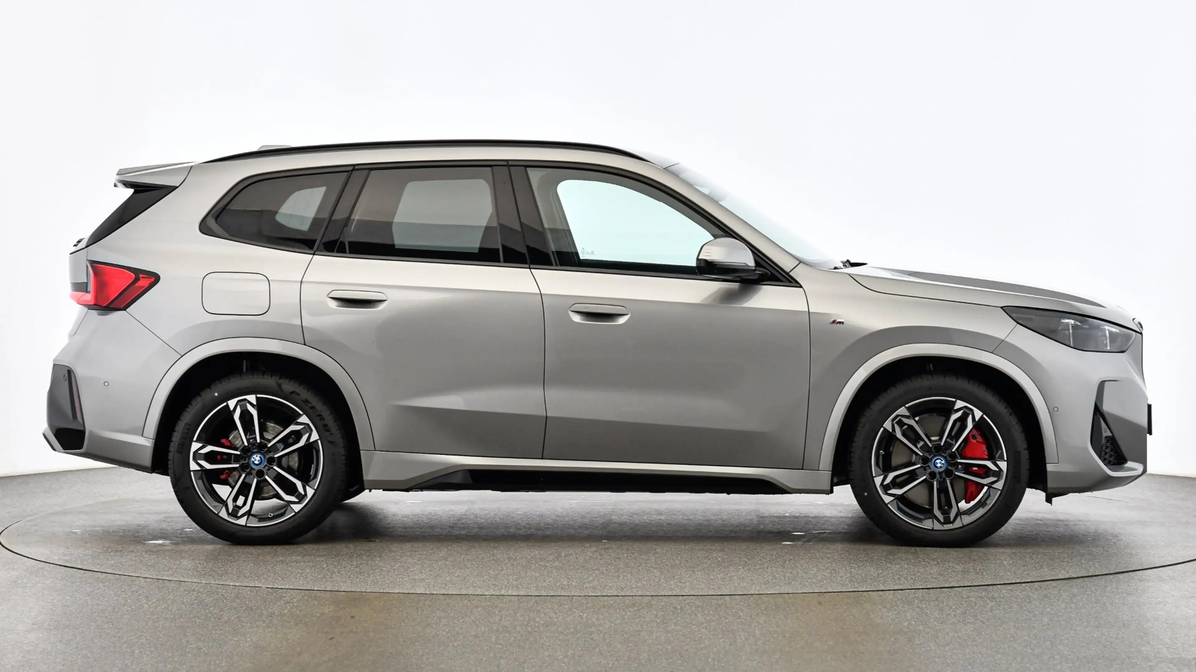 BMW iX1 eDrive20 — photo 8