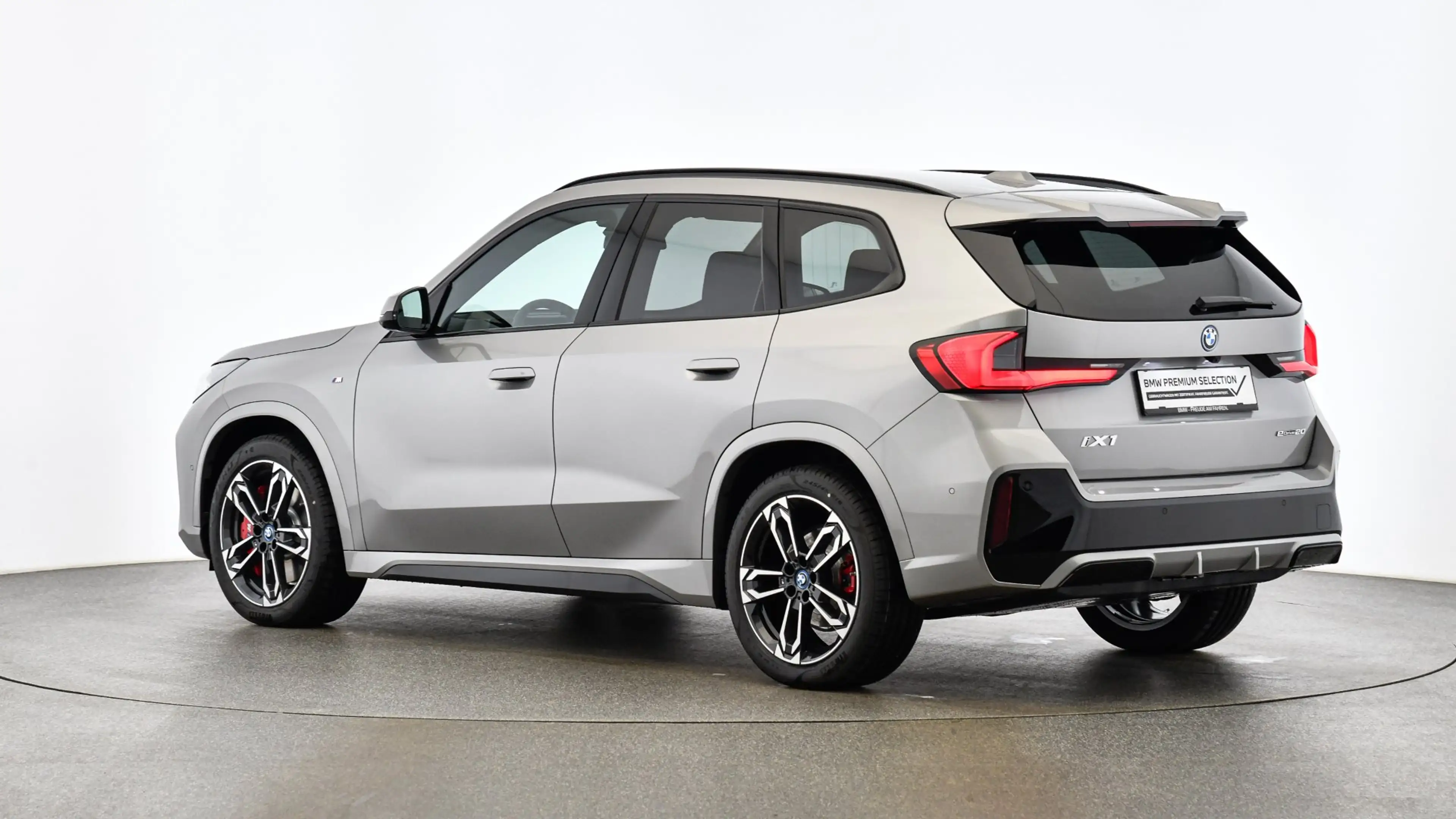 BMW iX1 eDrive20 — photo 3