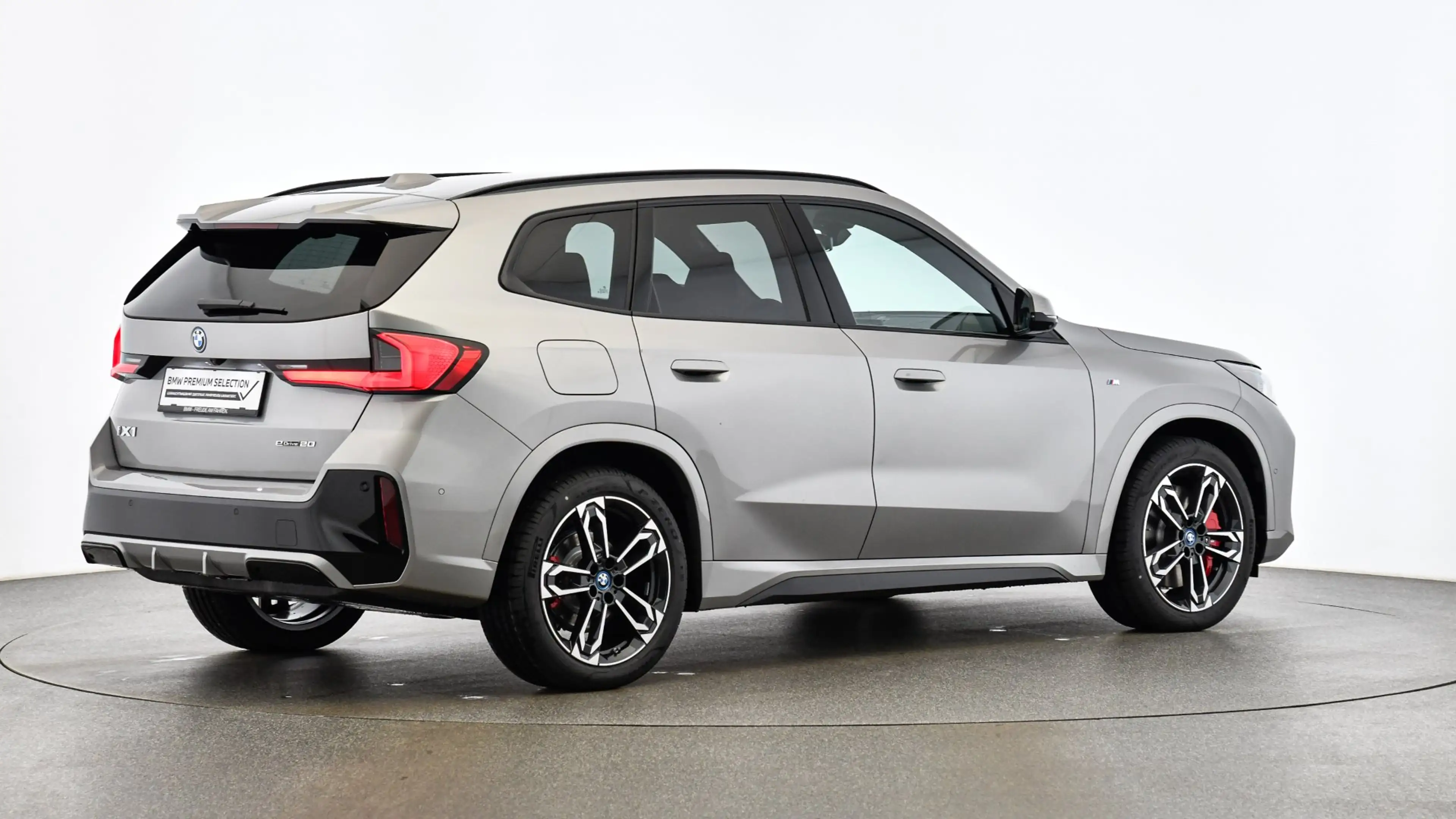 BMW iX1 eDrive20 — photo 9
