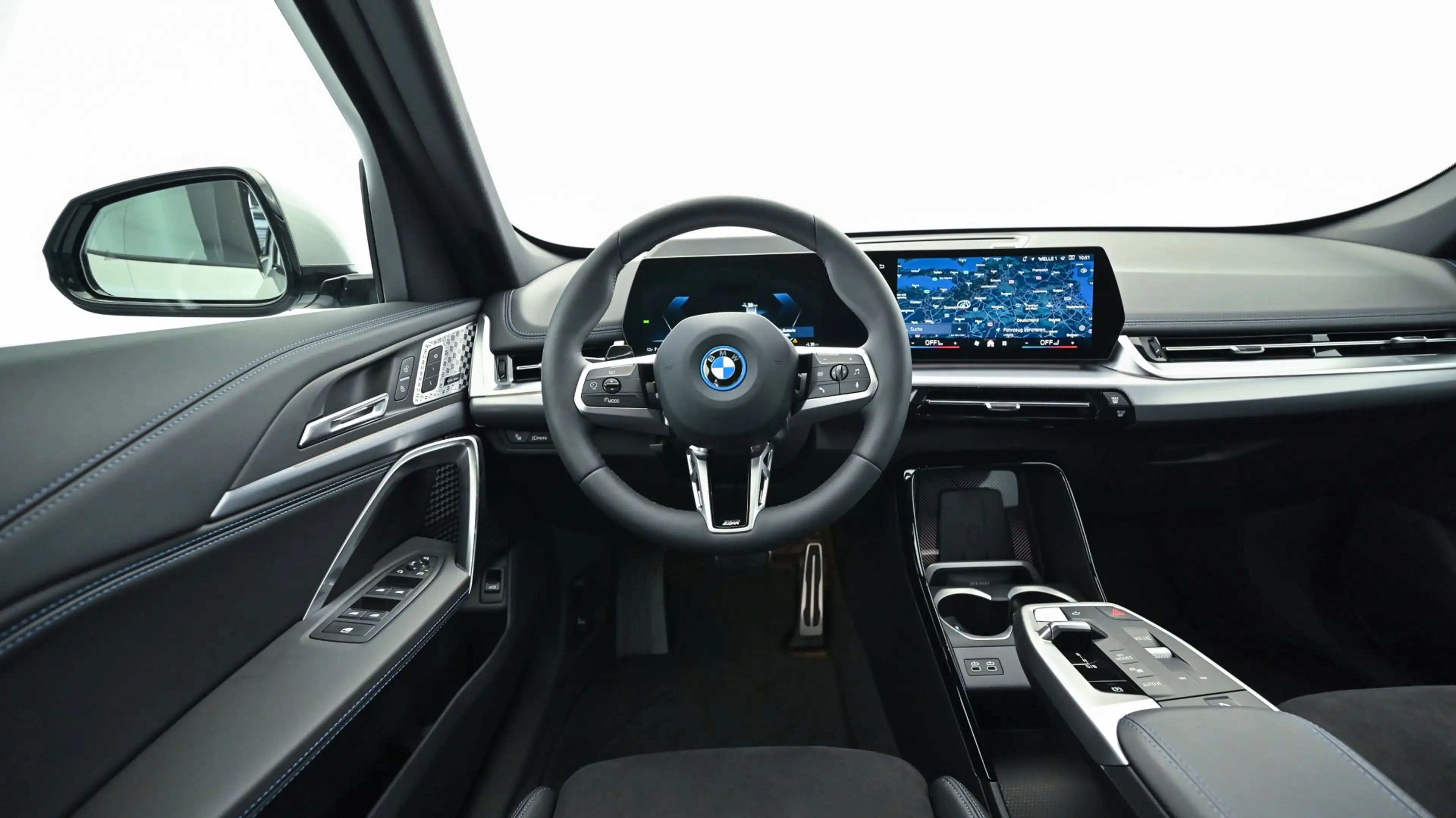 BMW iX1 eDrive20 — photo 15