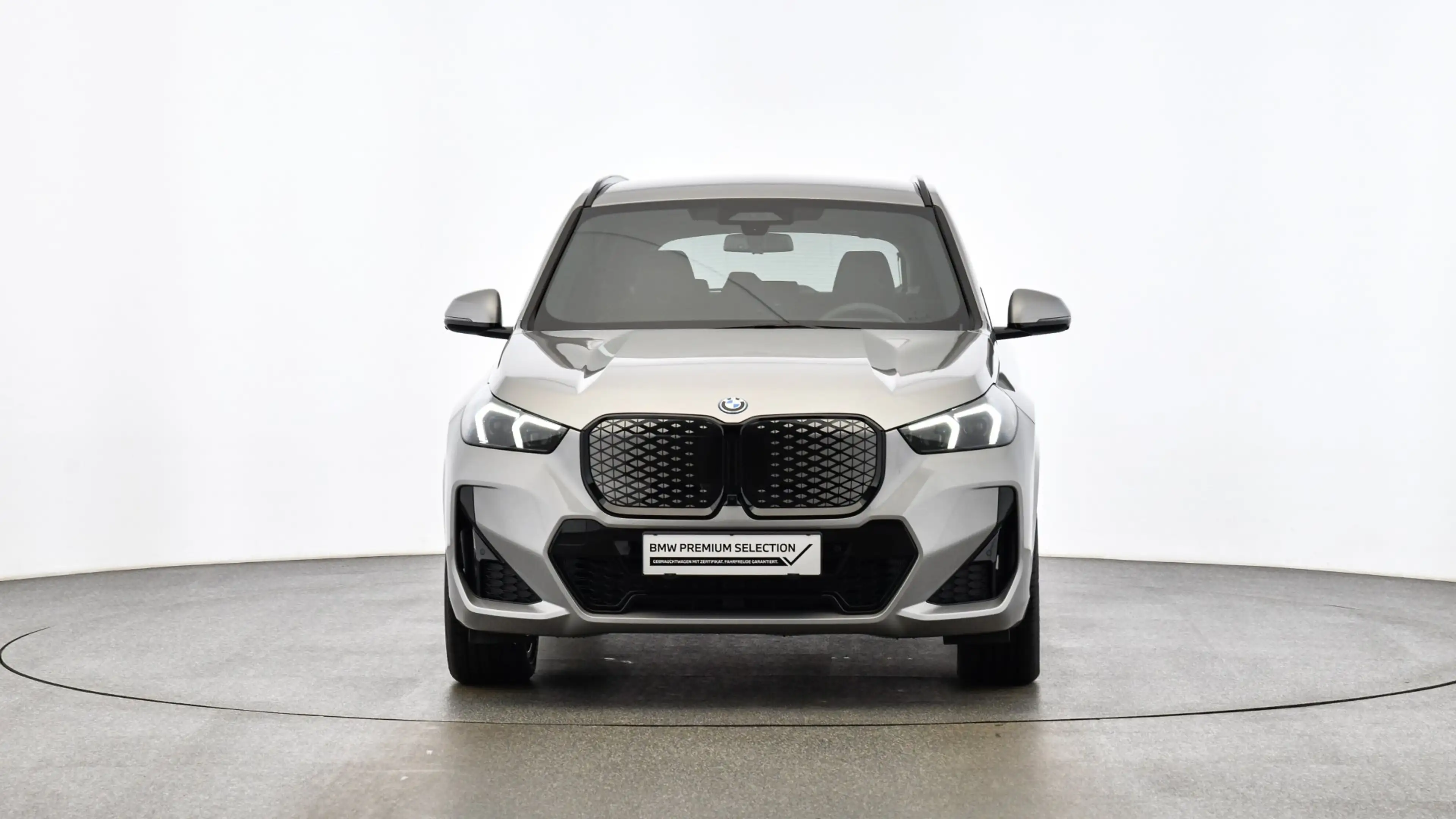 BMW iX1 eDrive20 — photo 6